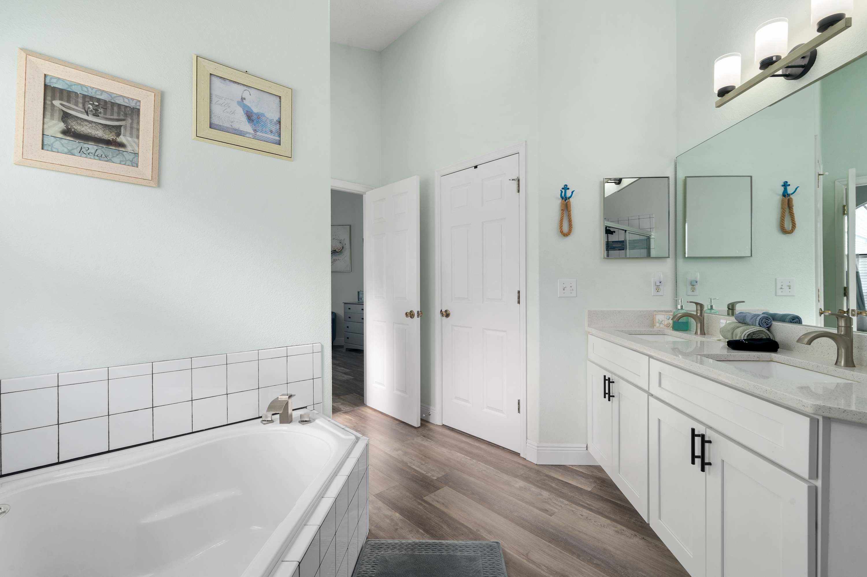 Single-Level Home w Heated Pool & 9MI to Disney