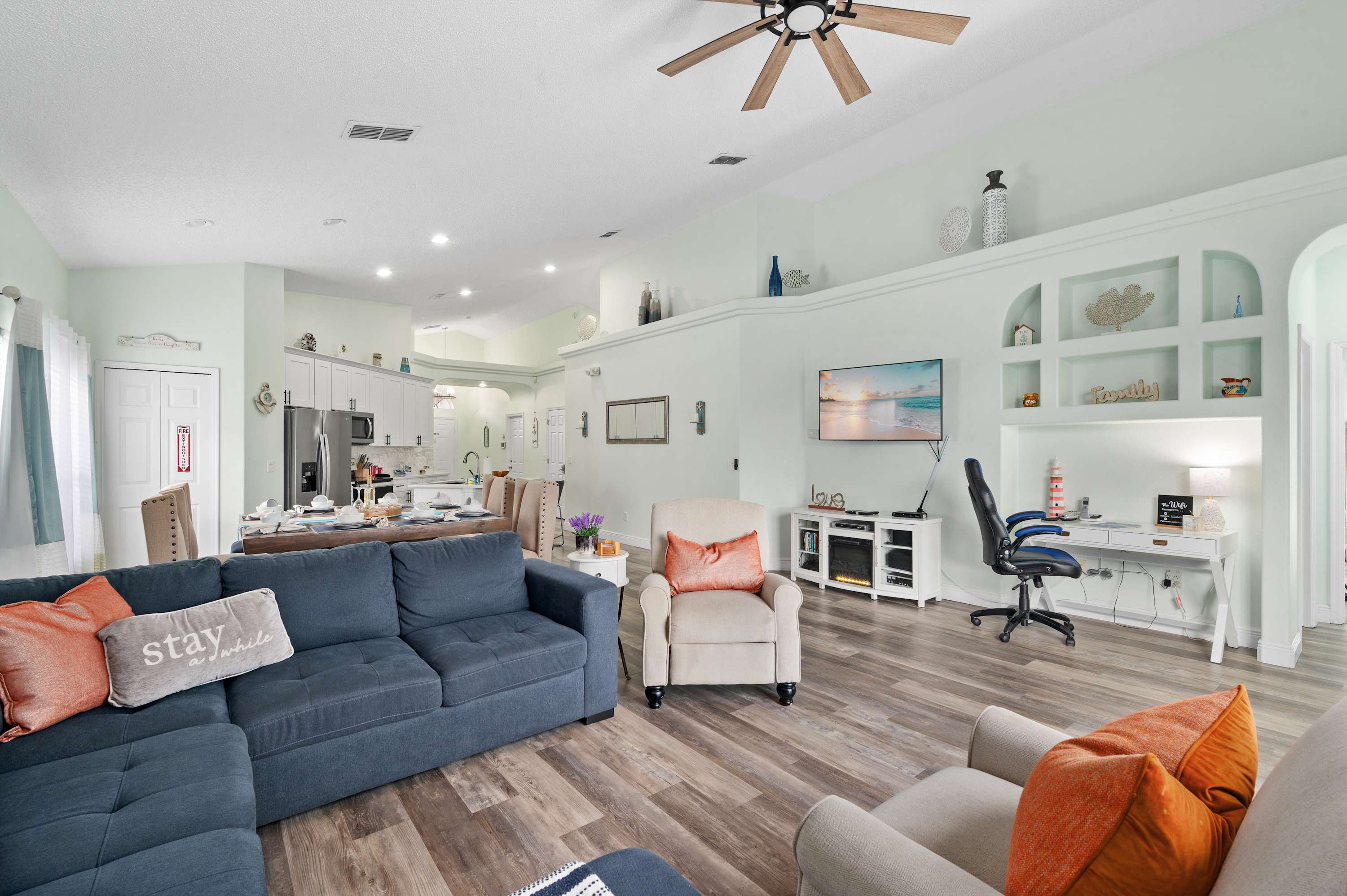 Single-Level Home w Heated Pool & 9MI to Disney