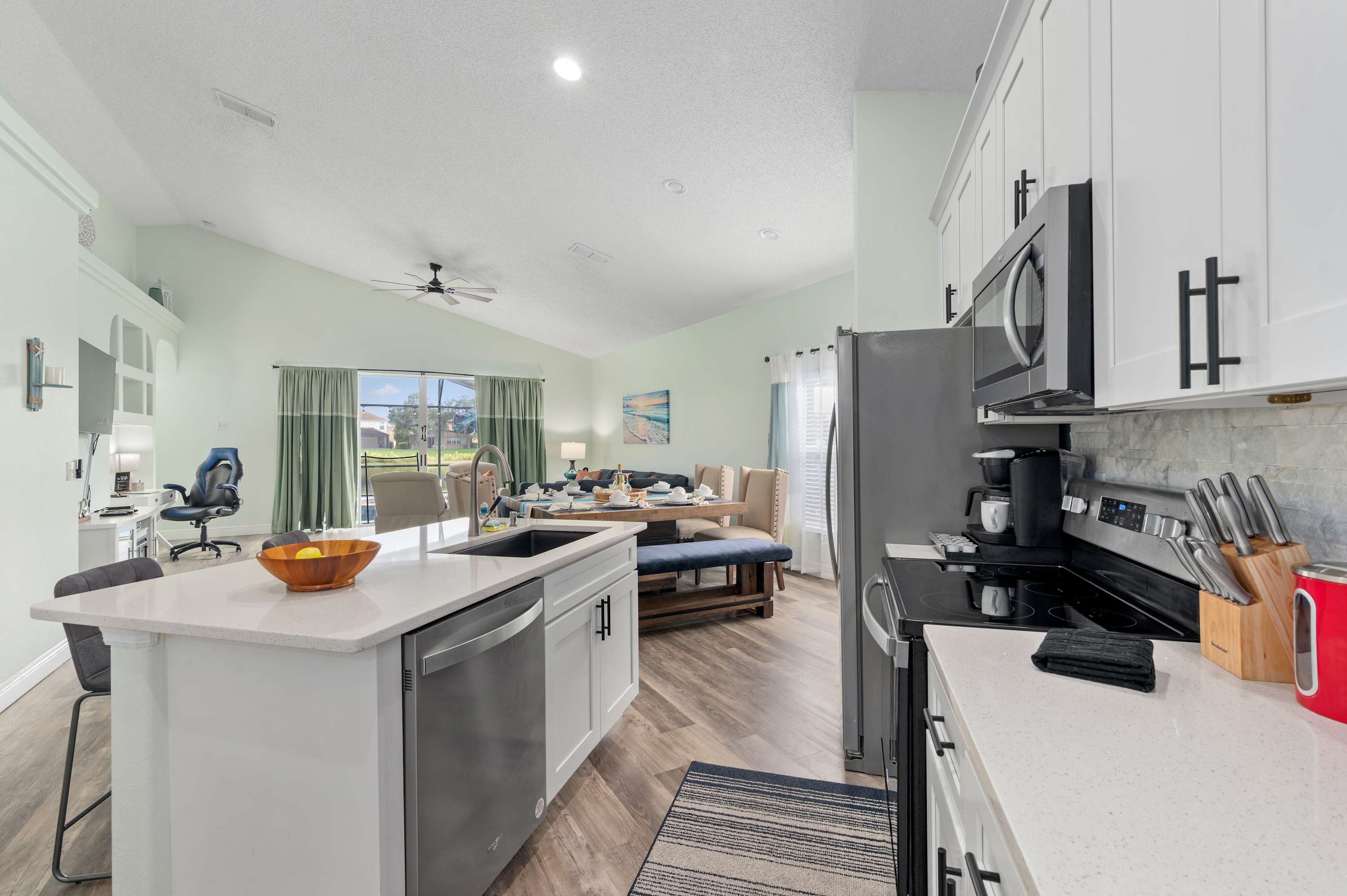 Single-Level Home w Heated Pool & 9MI to Disney