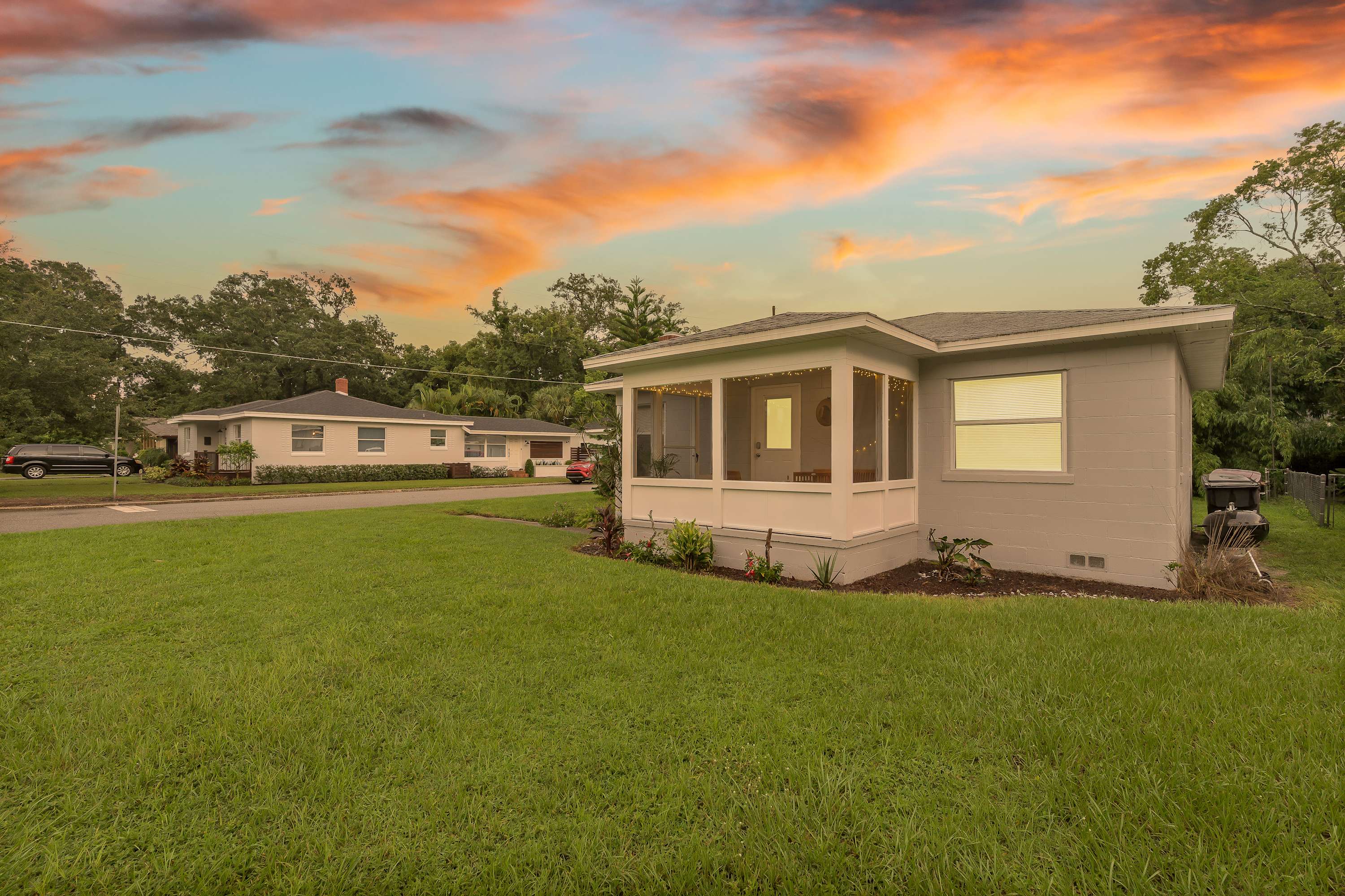 Stylish 2BR home w/ private entrance