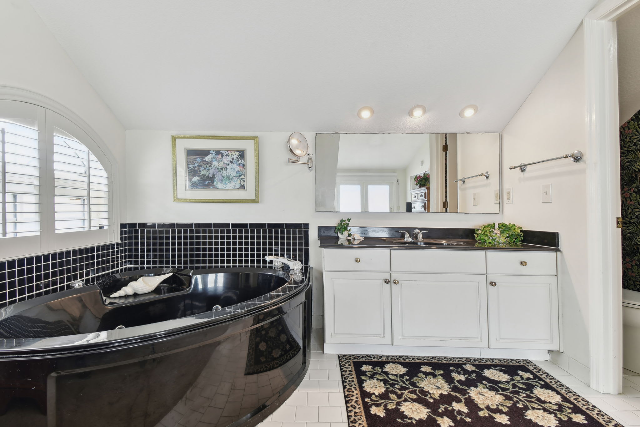 Southern Charm | Wren Beach Rentals by Portoro