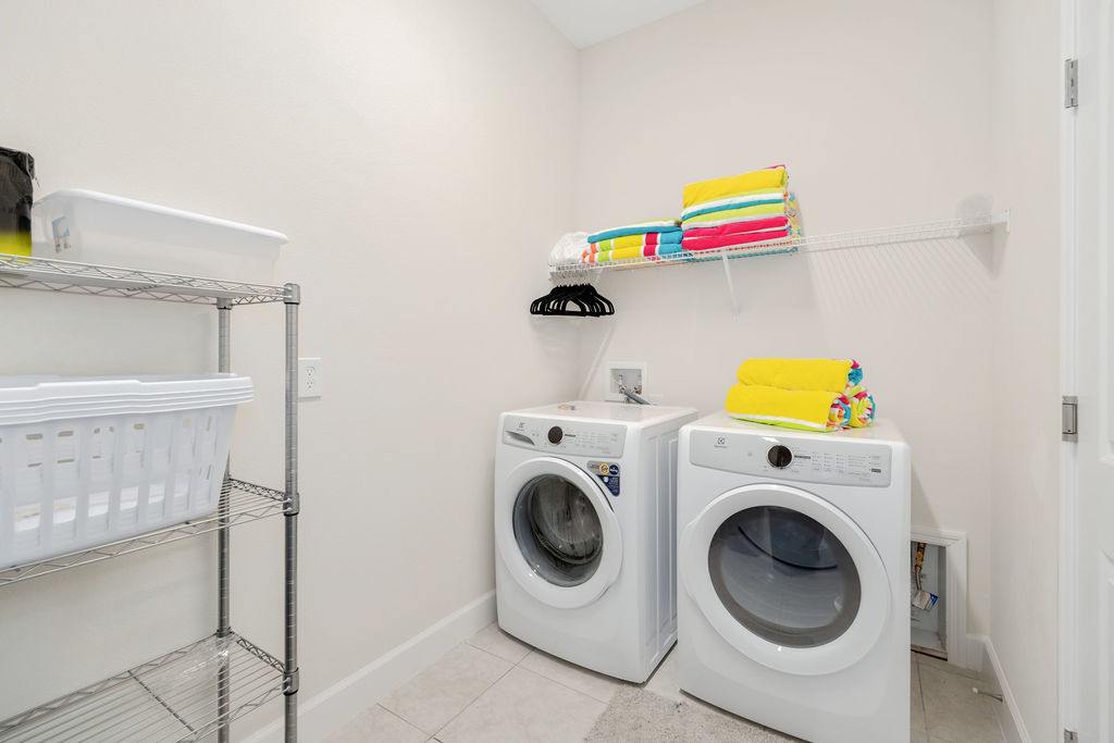 Brand NEW Eden Gardens Community! Luxury KOSHER Villa-w/ Pool! + 12 MI to Disney!