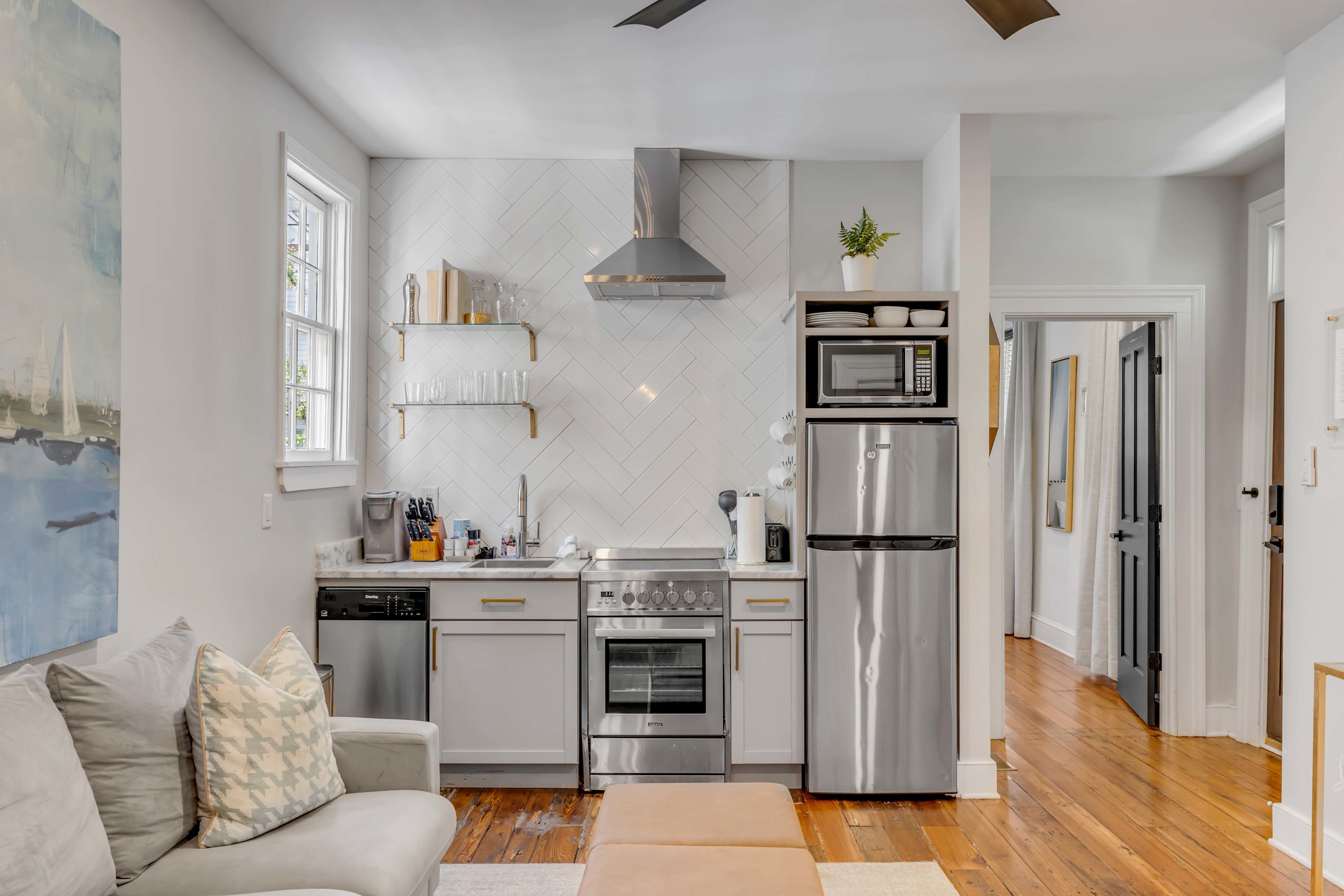 Fully equipped kitchen + Kitchenettes