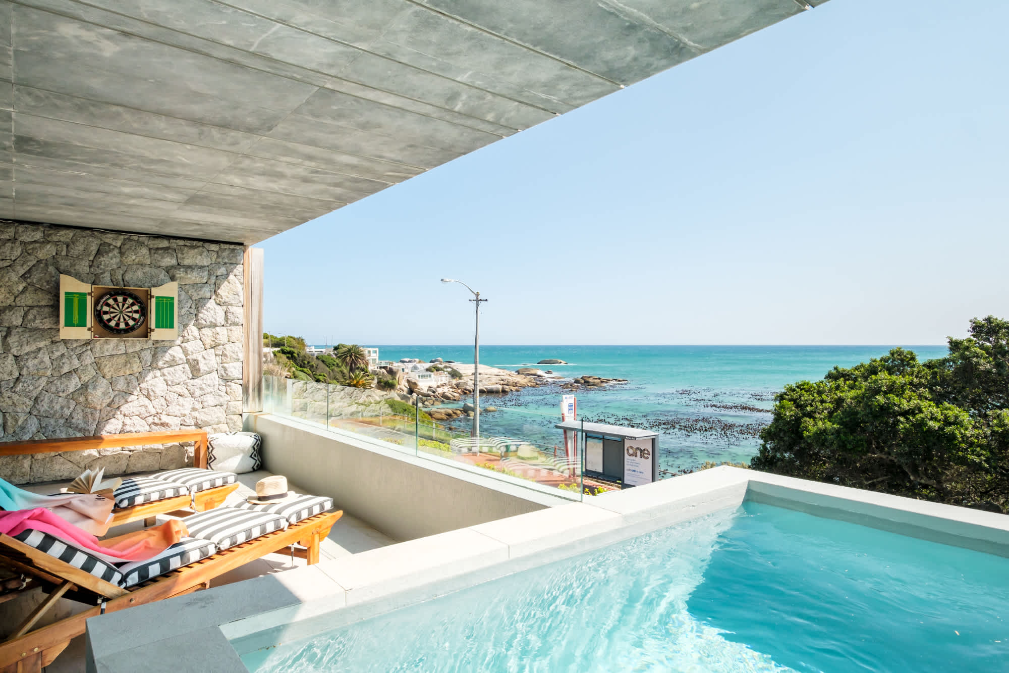 Modern Seaside Apartment w Incredible Views Lillamton