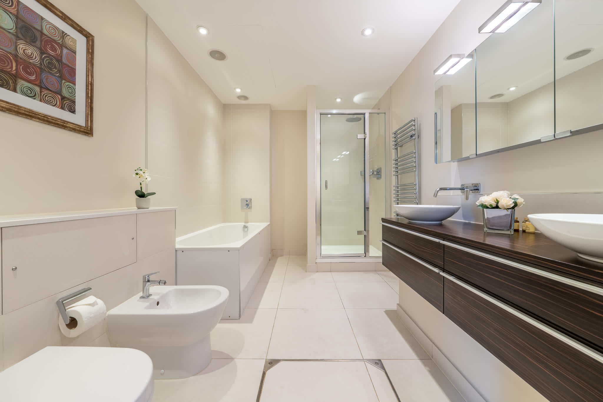 View Luxury 4-Bed Apartment in Mayfair in Hertford Street W1J 7SL Luxury 4-Bed Apartment in Mayfair in Hertford Street W1J 7SL - Property image 23 - VivreStays