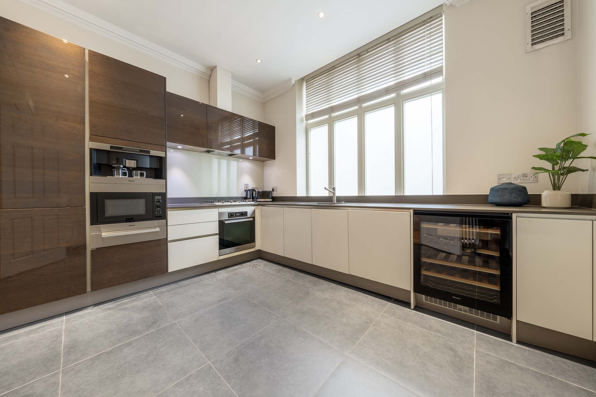 Modern Mayfair Apartment near Hyde Park in Hertford Street W1J 7SL - Property image 3 - VivreStays
