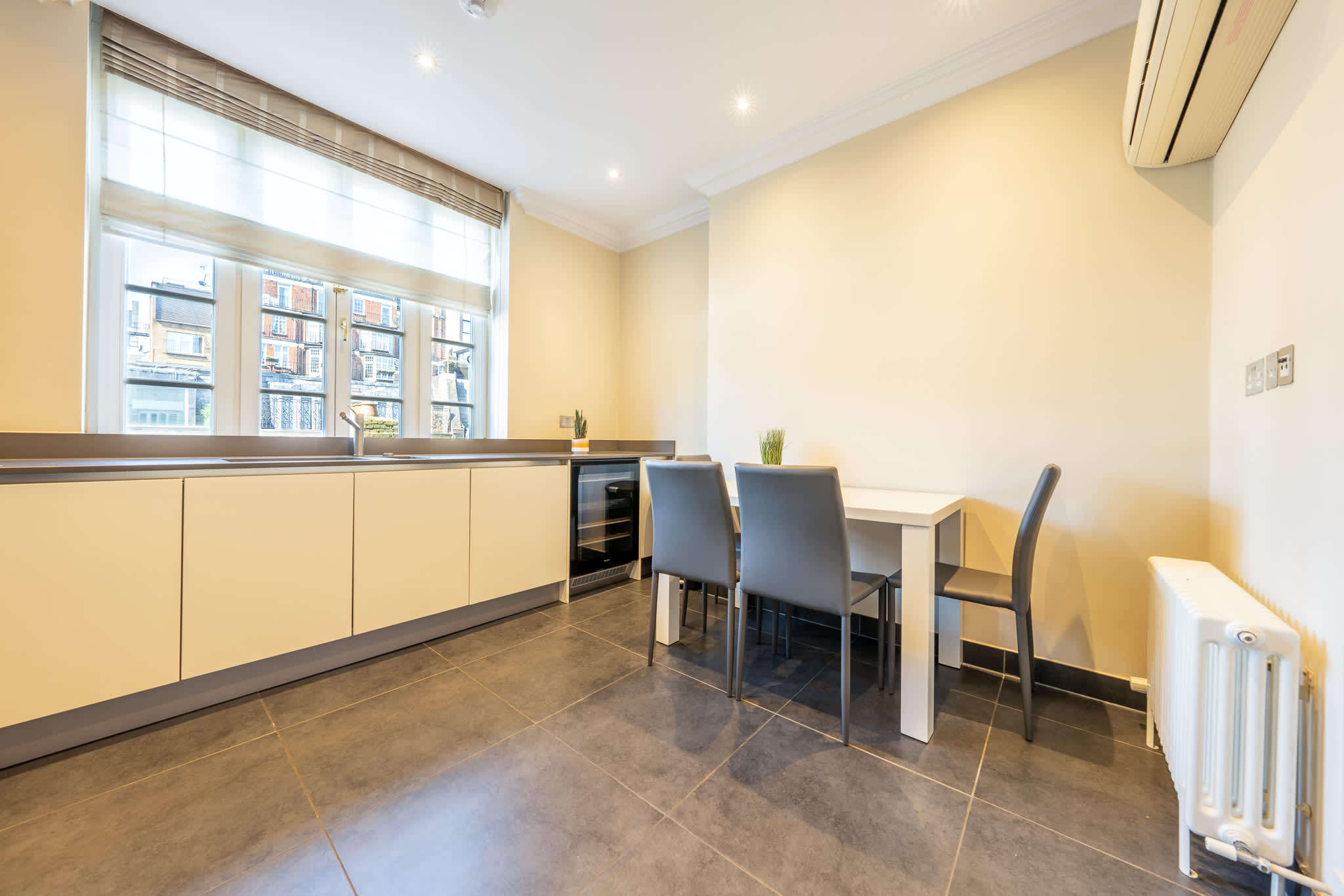 Luxurious Mayfair Apartment near Hyde Park in Hertford Street W1J - Property image 7 - VivreStays