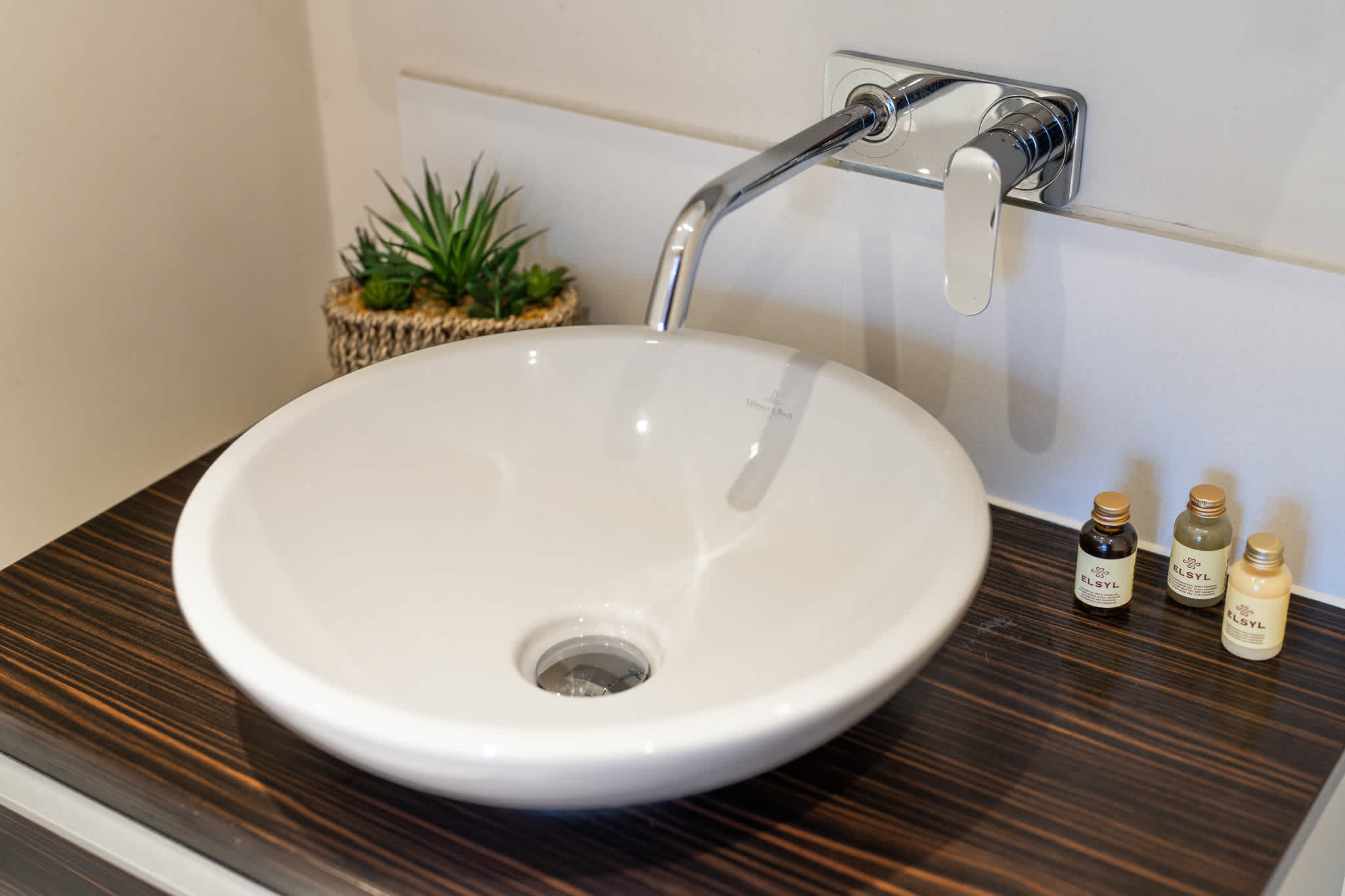 Luxurious Mayfair Apartment near Hyde Park in Hertford Street W1J - Property image 19 - VivreStays