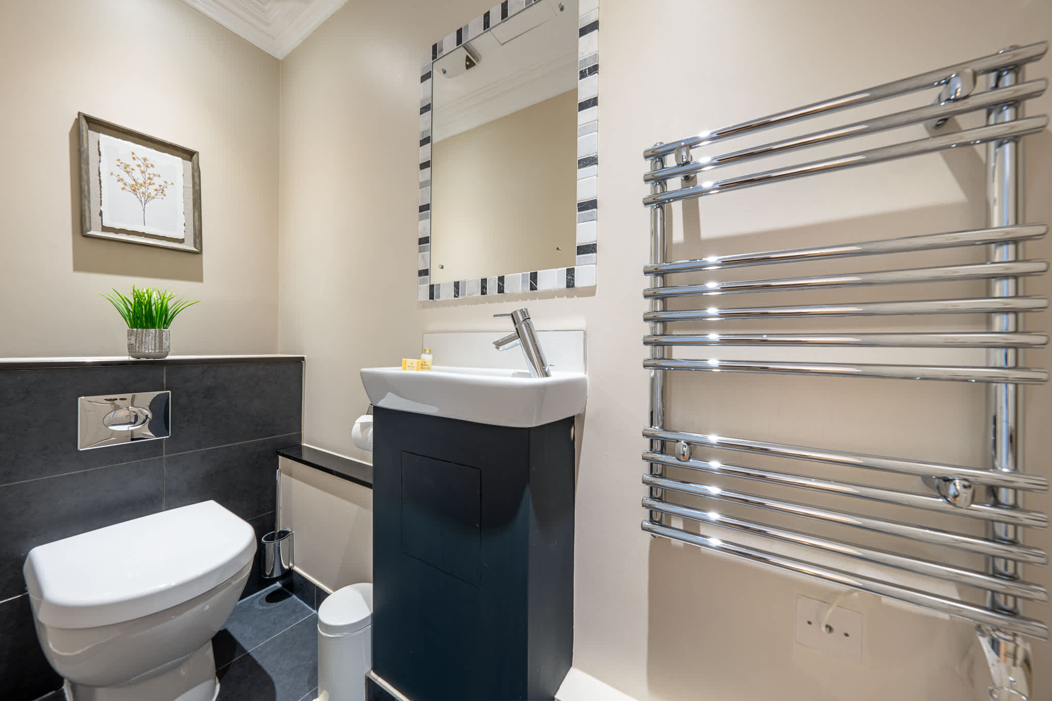 Luxurious Mayfair Apartment near Hyde Park in Hertford Street W1J 7SL - Property image 8 - VivreStays