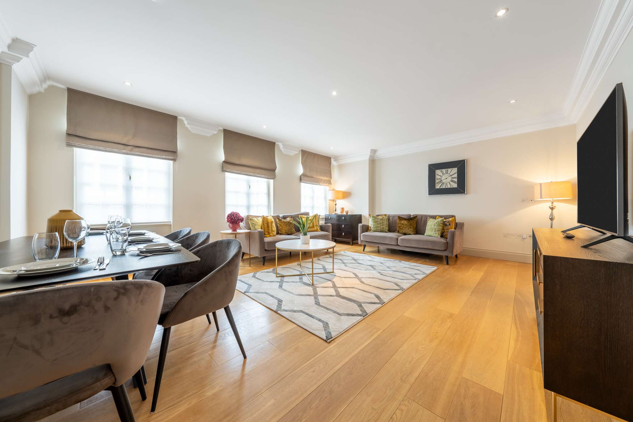 Luxurious Mayfair Apartment near Hyde Park in Hertford Street W1J 7SL - Property image 2 - VivreStays