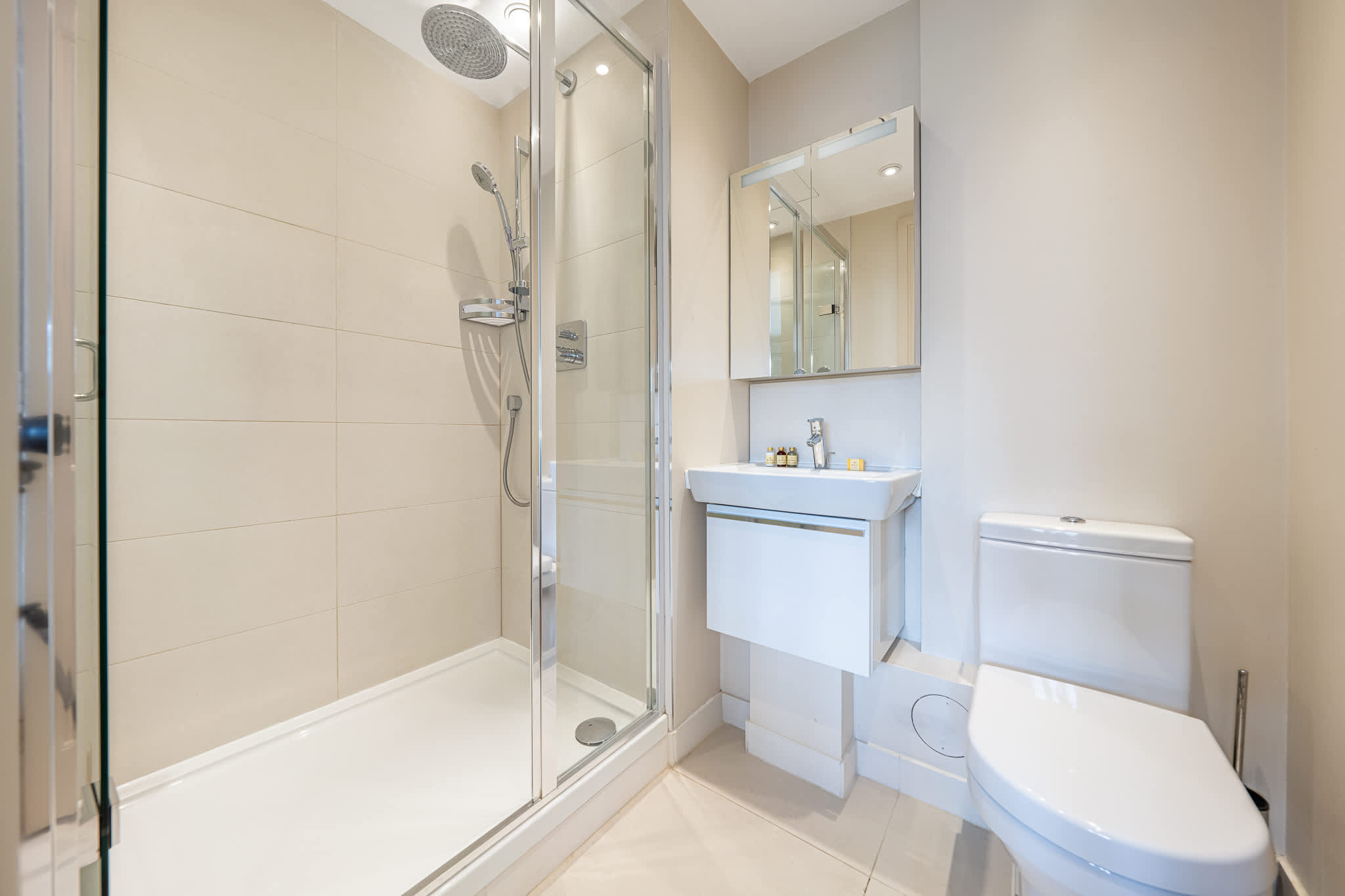 Luxurious Mayfair Apartment near Hyde Park in Hertford Street W1J 7SL - Property image 15 - VivreStays