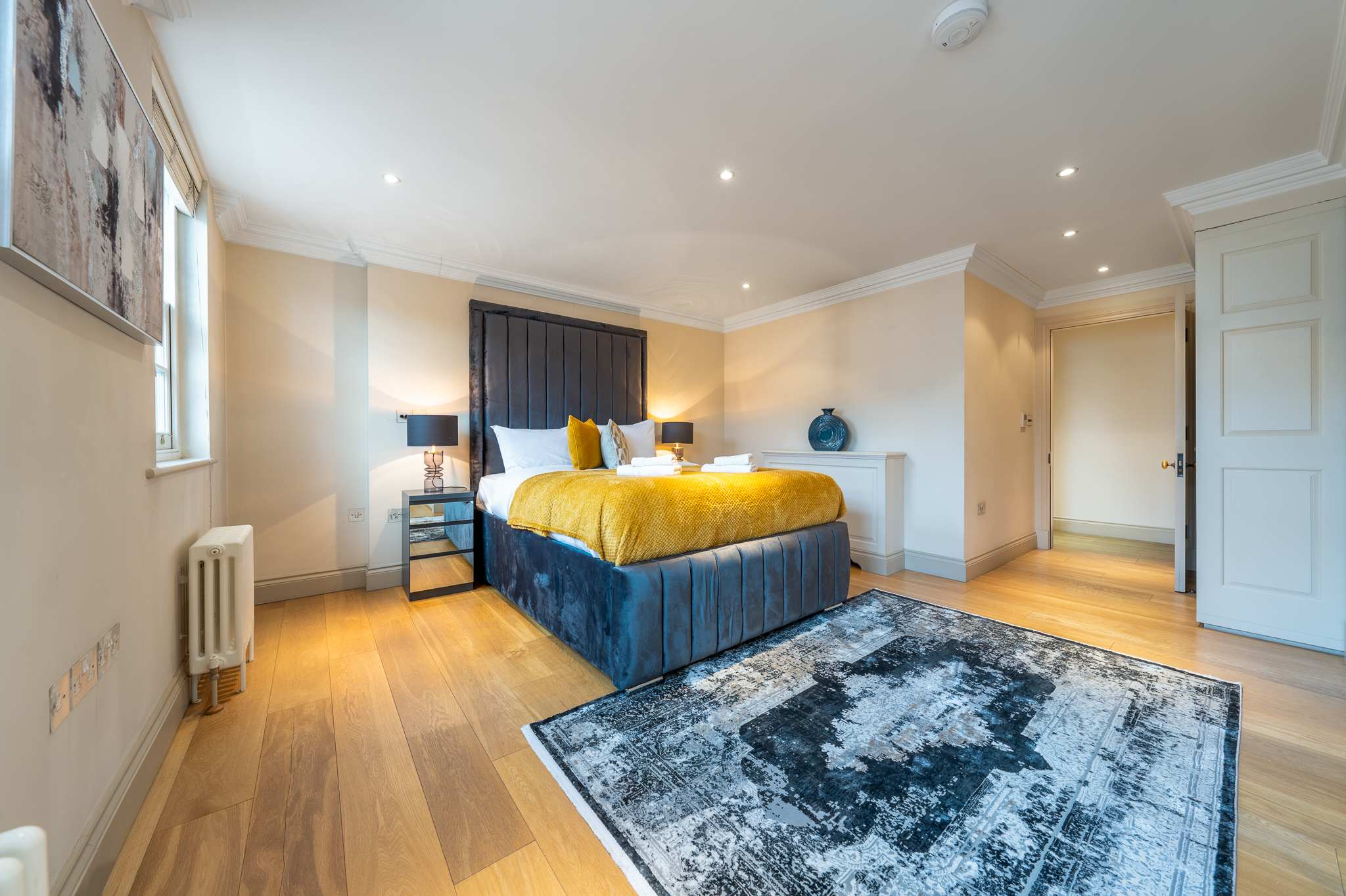 View Luxury Two-Bedroom Apt in Mayfair, London in Hertford Street W1J 7SL Luxury Two-Bedroom Apt in Mayfair, London in Hertford Street W1J 7SL - Property image 4 - VivreStays