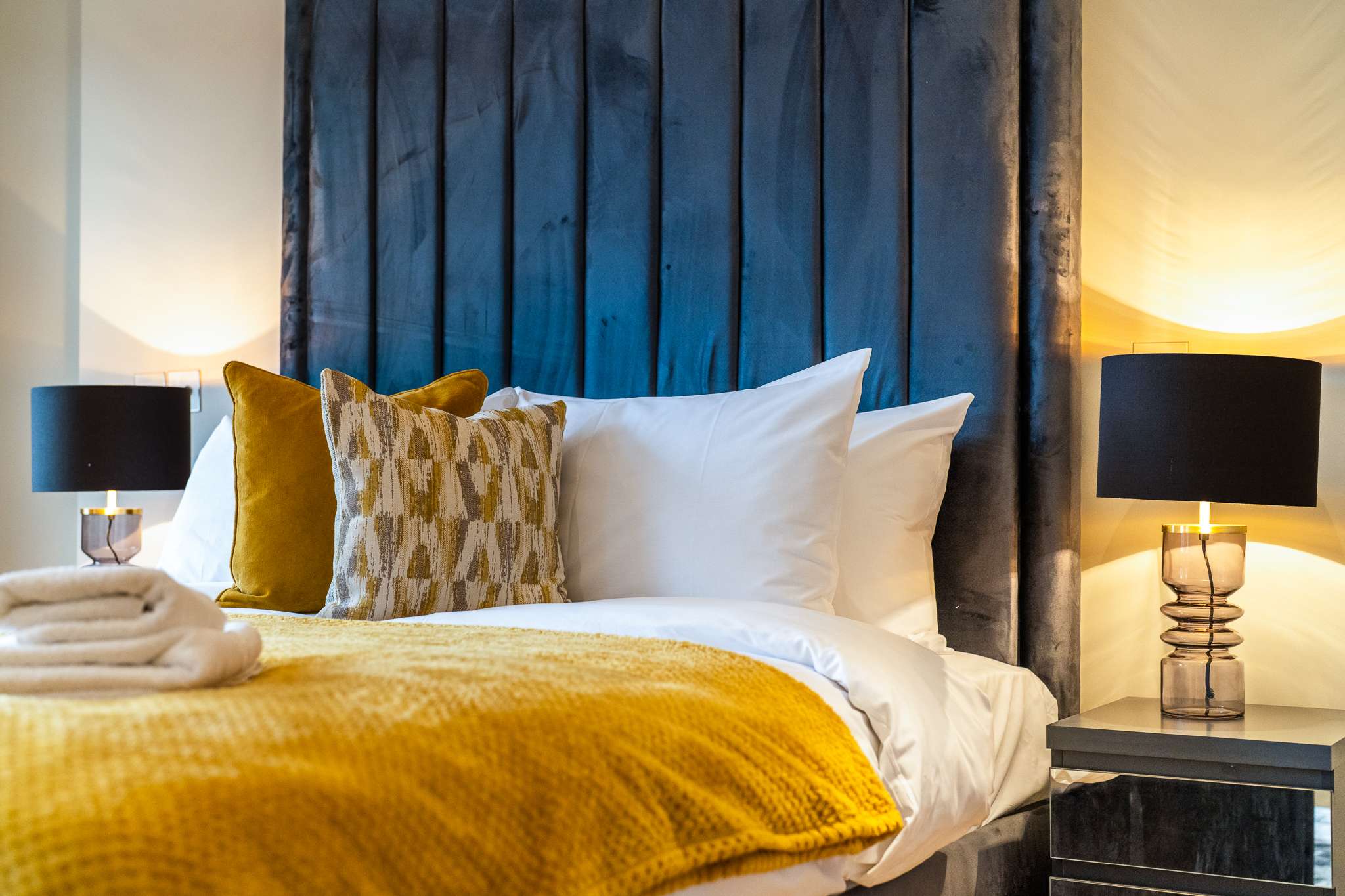 View Luxury Two-Bedroom Apt in Mayfair, London in Hertford Street W1J 7SL Luxury Two-Bedroom Apt in Mayfair, London in Hertford Street W1J 7SL - Property image 2 - VivreStays