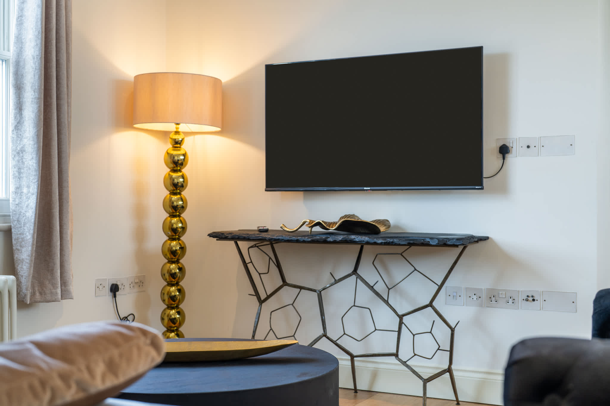 View Luxury Mayfair Apartment Near Hyde Park in Hertford Street W1J Luxury Mayfair Apartment Near Hyde Park in Hertford Street W1J - Property image 23 - VivreStays