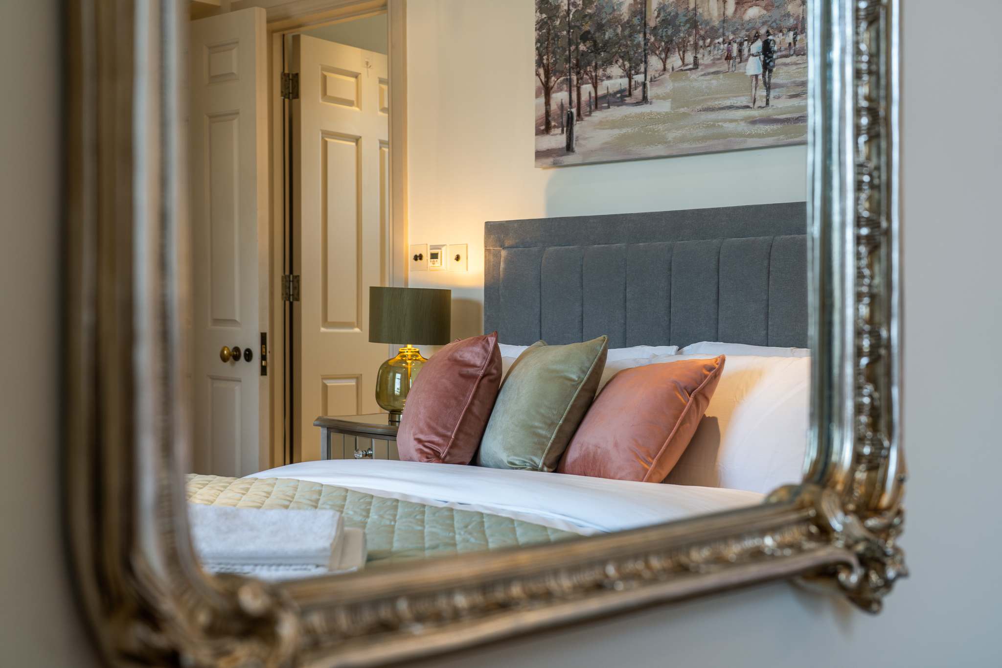 View Luxury Mayfair Apartment Near Hyde Park in Hertford Street W1J Luxury Mayfair Apartment Near Hyde Park in Hertford Street W1J - Property image 21 - VivreStays