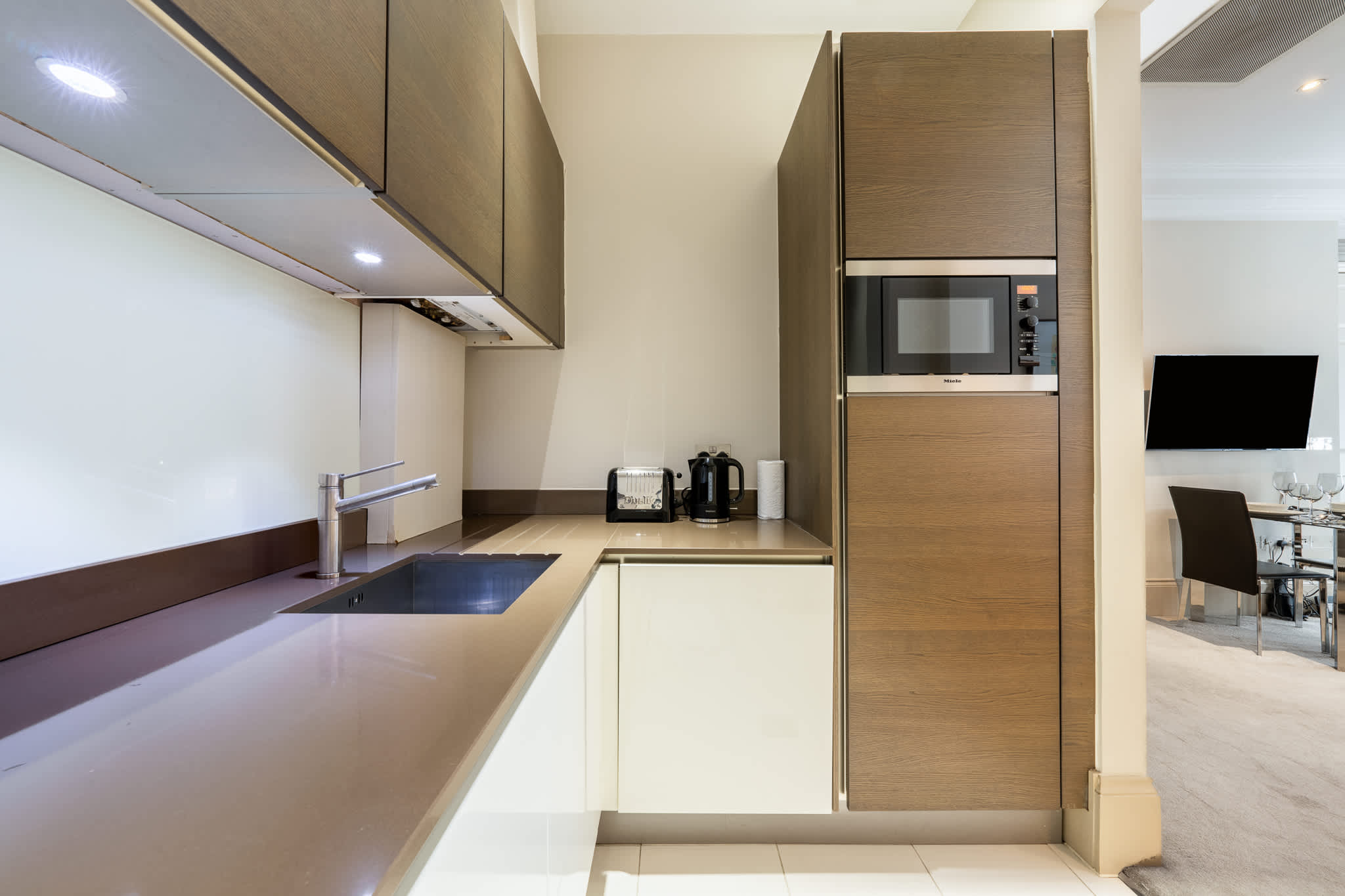 Modern Studio in Mayfair next to Hyde Park in Hertford Street W1J - Property image 10 - VivreStays