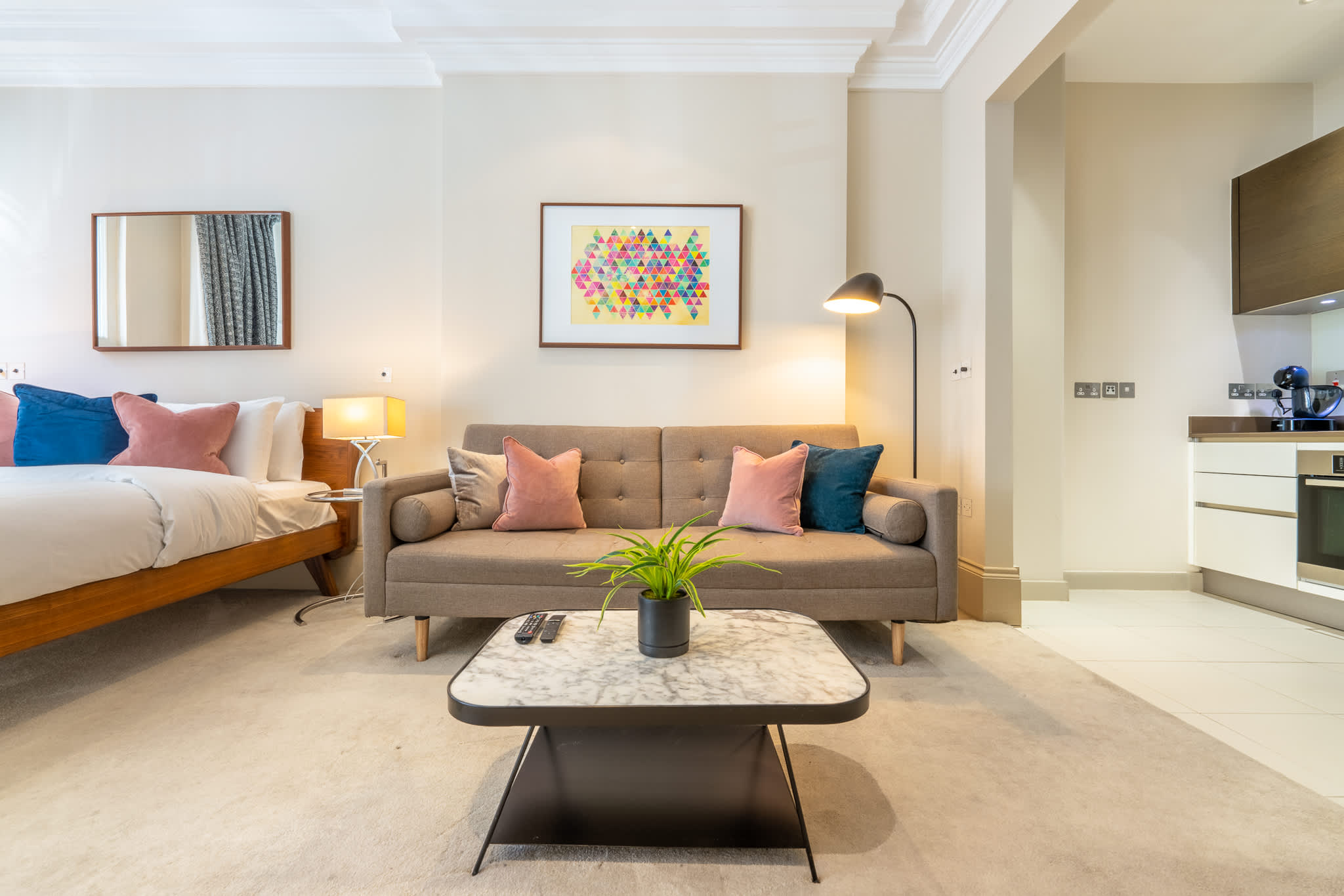 Modern Studio in Mayfair next to Hyde Park in Hertford Street W1J - Property image 3 - VivreStays