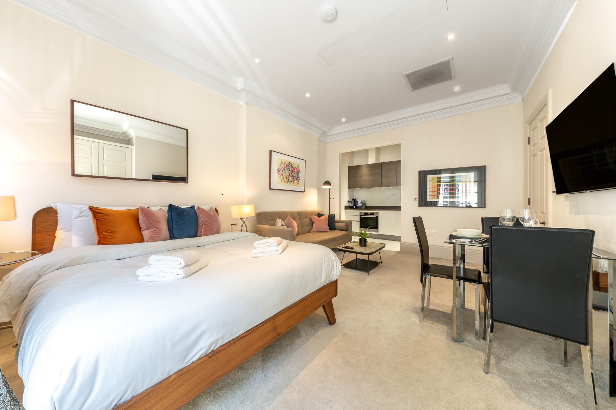Modern Studio in Mayfair next to Hyde Park in Hertford Street W1J - Property image 5 - VivreStays