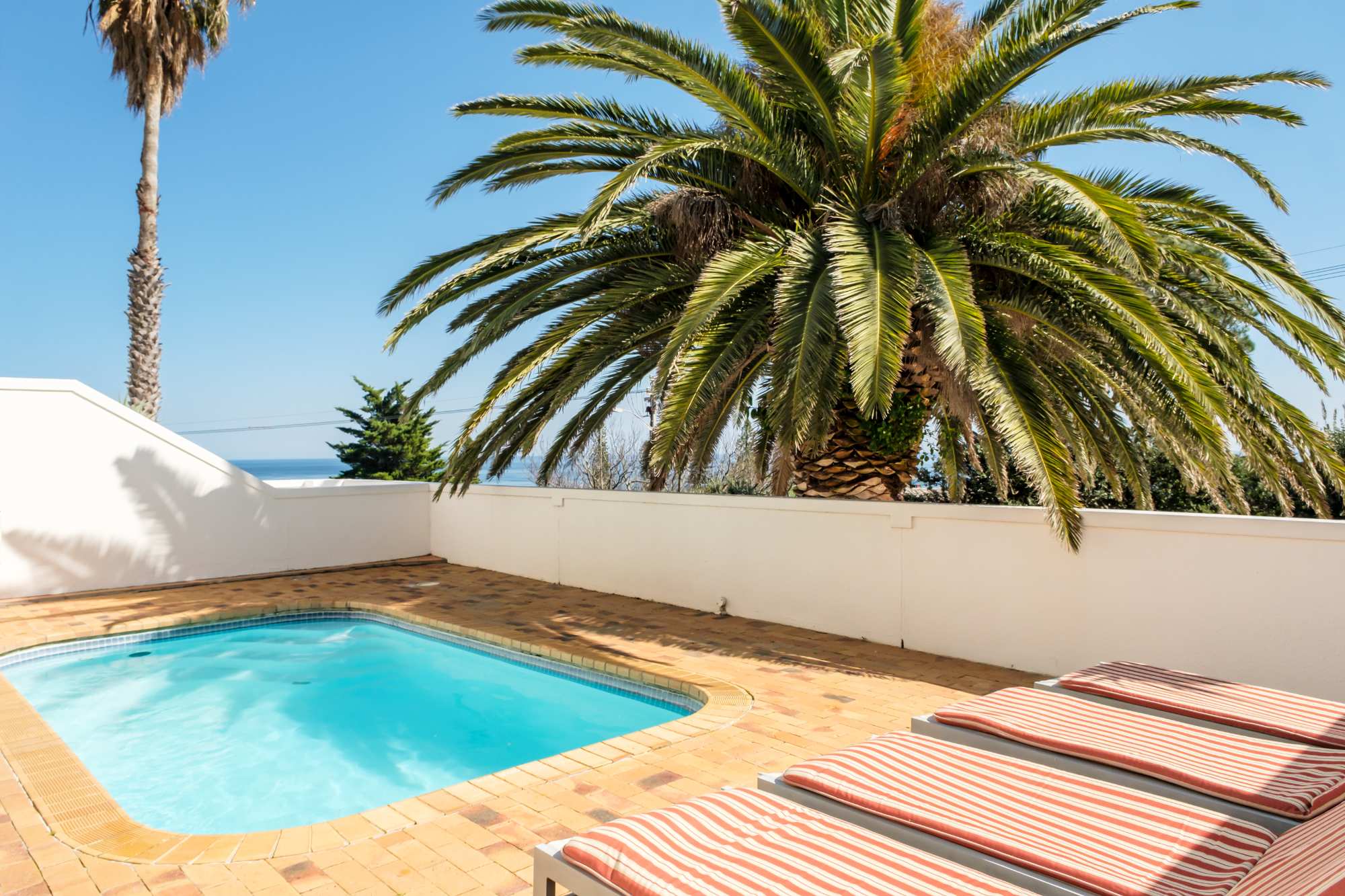 2 BR Camps Bay Apartment with Pool Atlantic Tide