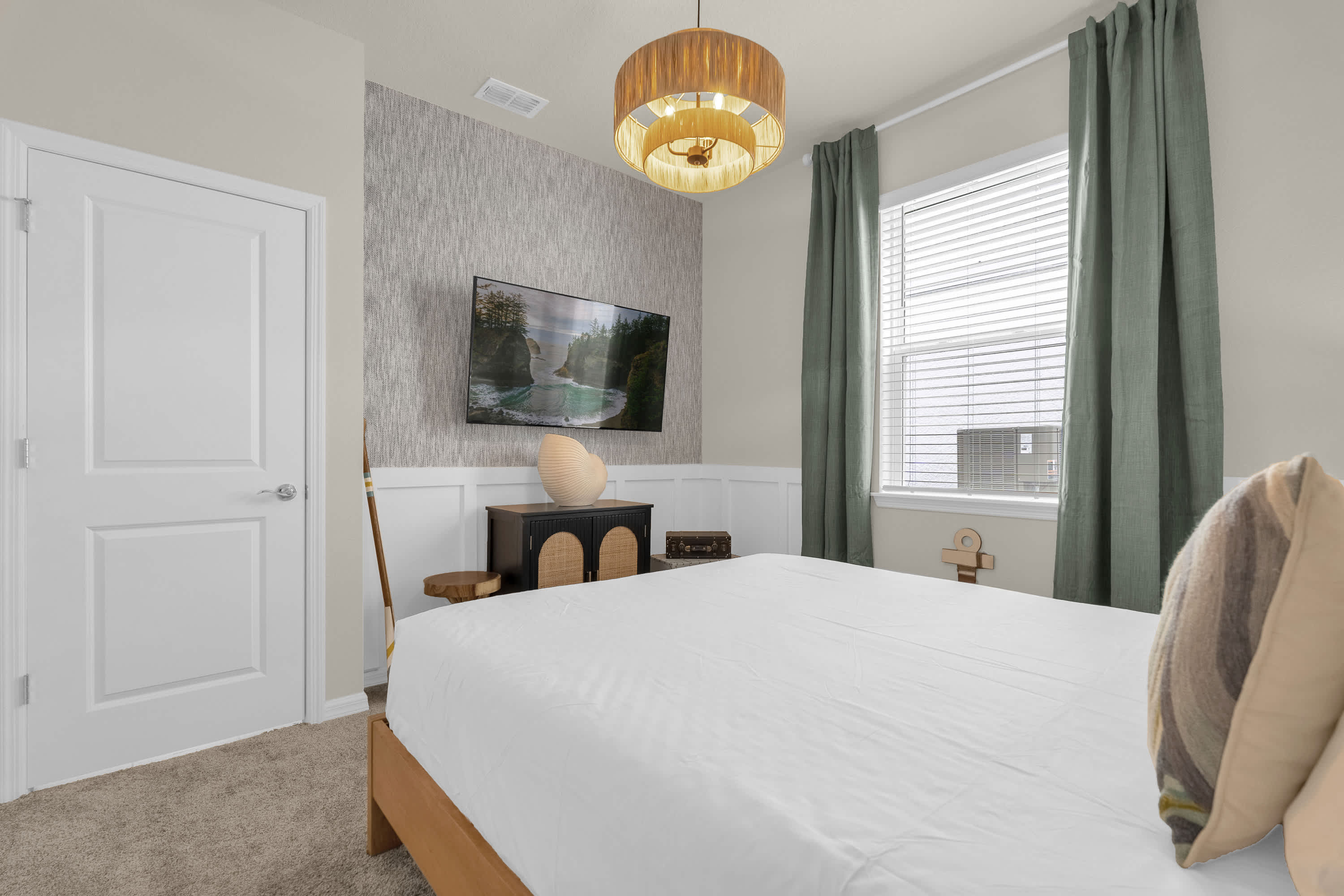 Smart TV with High Speed WiFi Connection