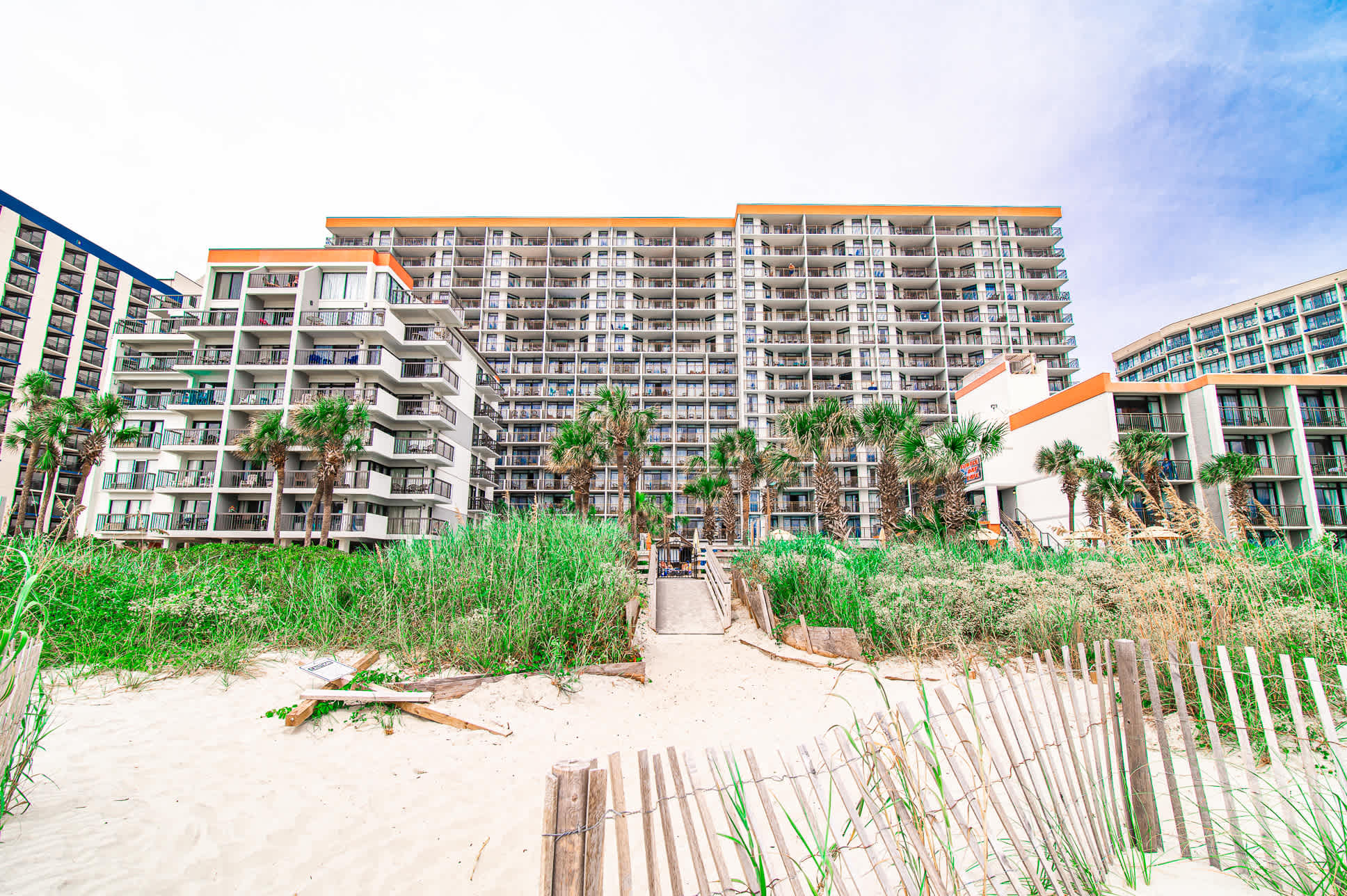 Oceanfront Resort Suite w Lazy River