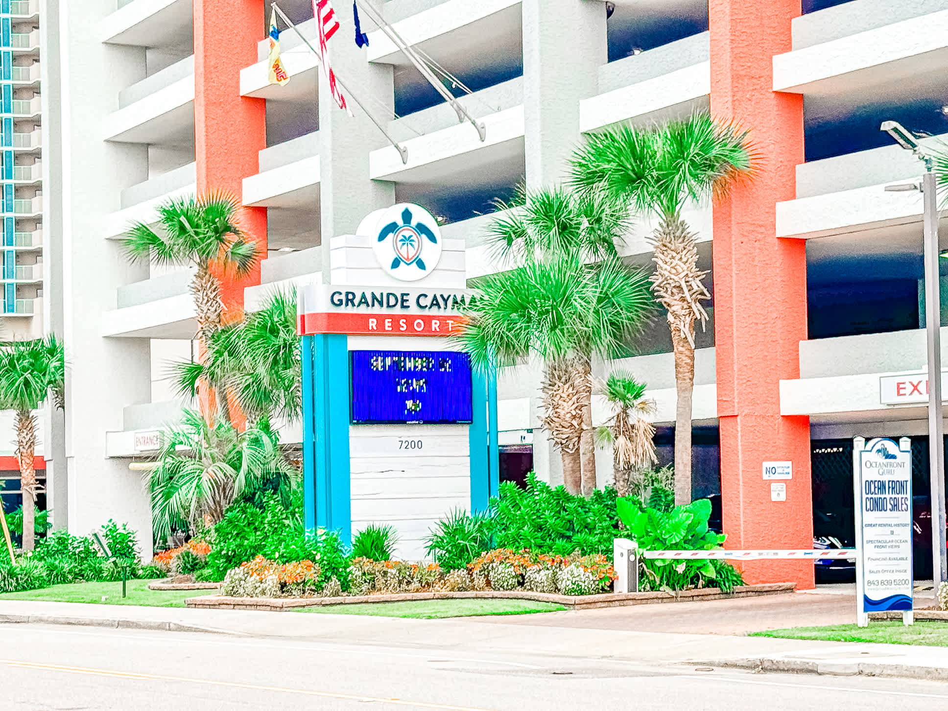 Oceanfront Resort Suite w Lazy River