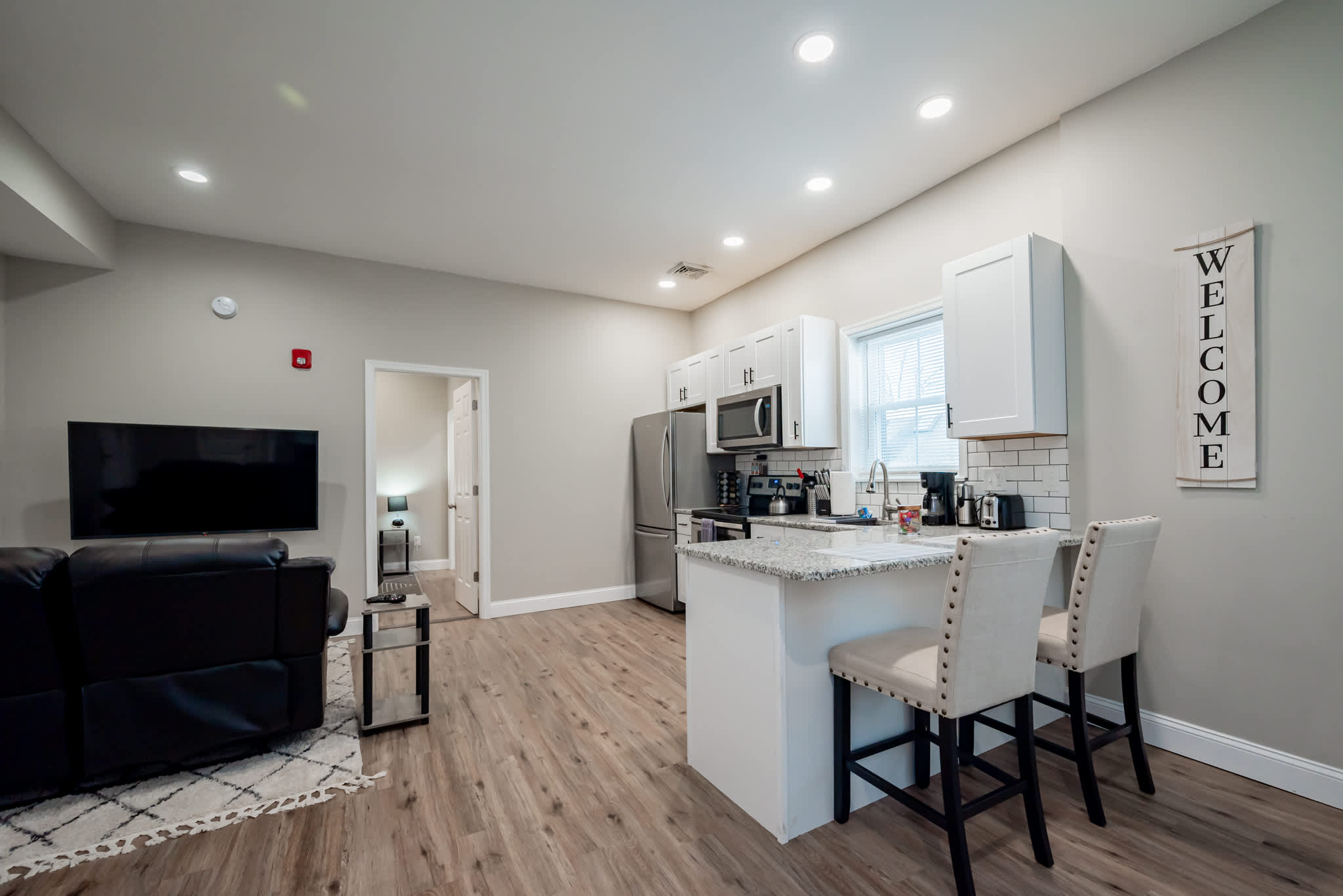 Historic Penthouse Loft - King Bed, Fast WiFi, Close to Downtown!