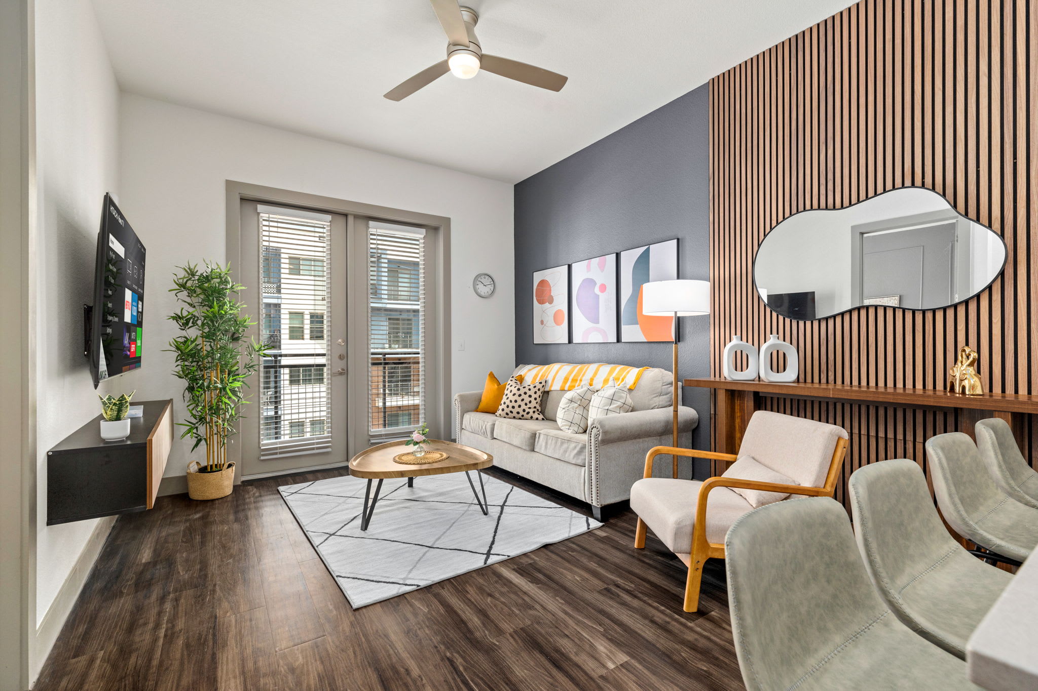 Luxe w/ Pool & Free Parking•Walk to Riverwalk — San Antonio, TX — vacation rental