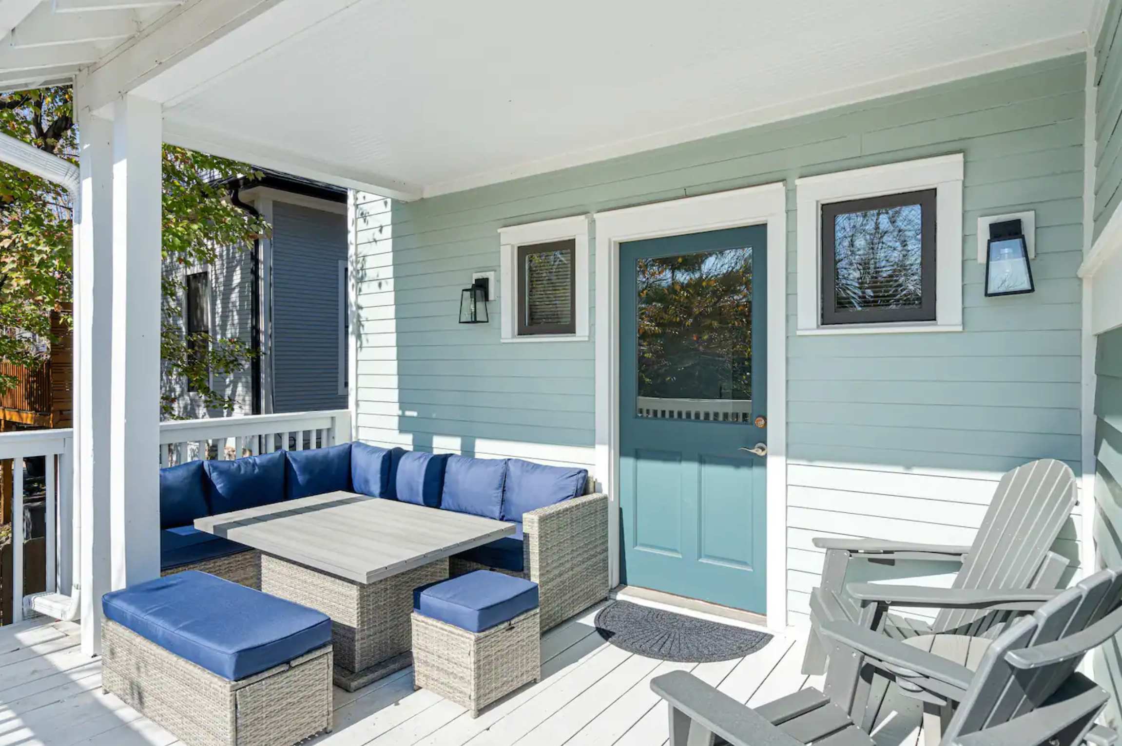 Two Decks to Enjoy, Walk to 5 Points Faves, Garage, Close to Dining and Bars, Board Games, 10 Mins to Broadway, 24 Hour Hospitality β Nashville, TN β vacation rental