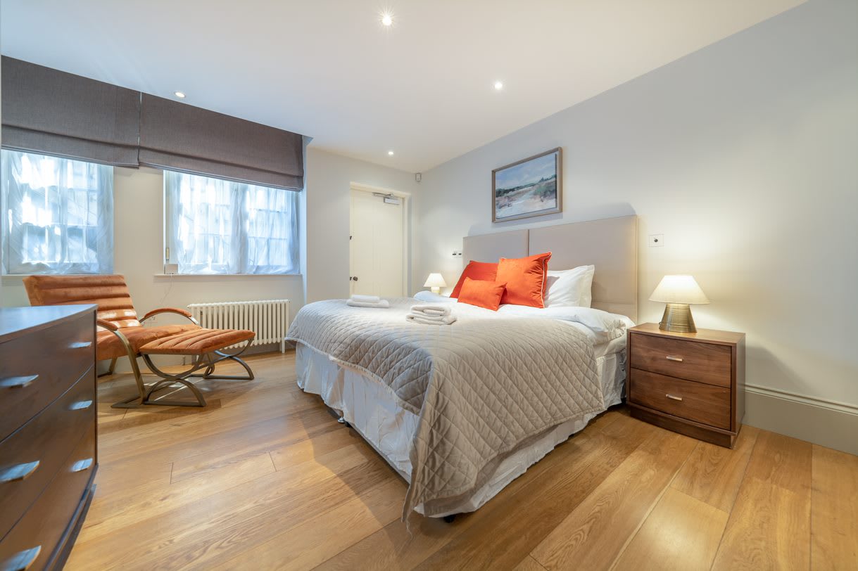 View Luxury 4-Bed Apartment in Mayfair in Hertford Street W1J 7SL Luxury 4-Bed Apartment in Mayfair in Hertford Street W1J 7SL - Property image 31 - VivreStays