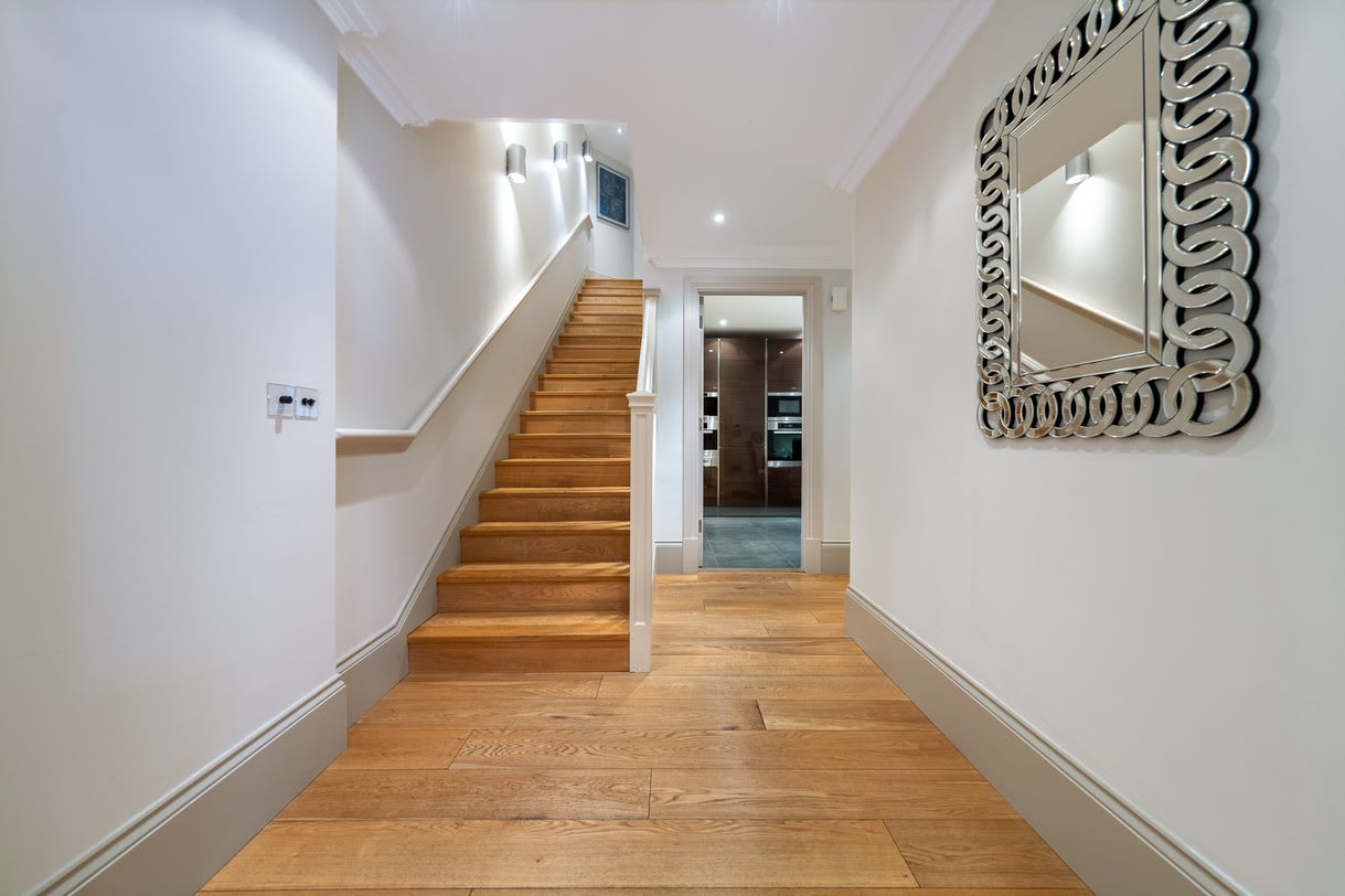 View Luxury 4-Bed Apartment in Mayfair in Hertford Street W1J 7SL Luxury 4-Bed Apartment in Mayfair in Hertford Street W1J 7SL - Property image 33 - VivreStays