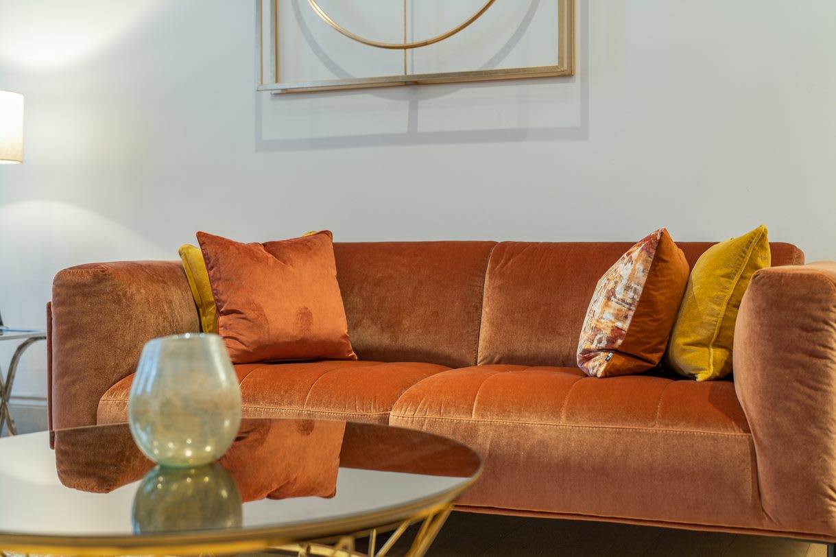View Luxury 4-Bed Apartment in Mayfair in Hertford Street W1J 7SL Luxury 4-Bed Apartment in Mayfair in Hertford Street W1J 7SL - Property image 4 - VivreStays