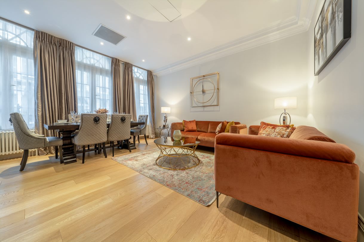 View Luxury 4-Bed Apartment in Mayfair in Hertford Street W1J 7SL Luxury 4-Bed Apartment in Mayfair in Hertford Street W1J 7SL - Property image 2 - VivreStays