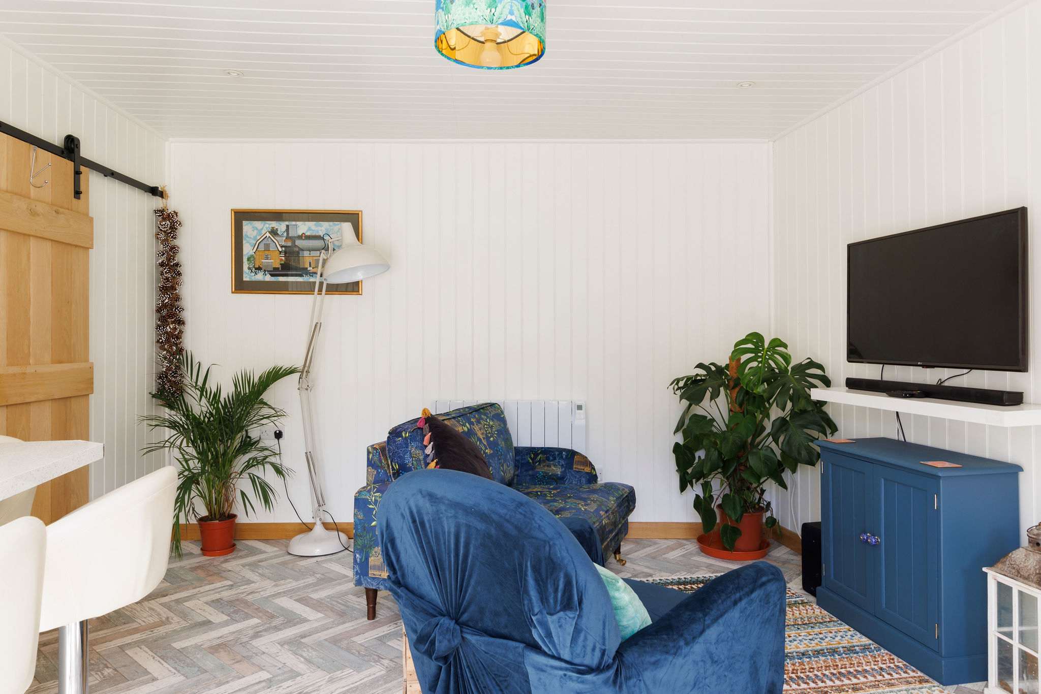 Relax in the evenings and enjoy a film on the Smart TV or catch up on some work at the desk.