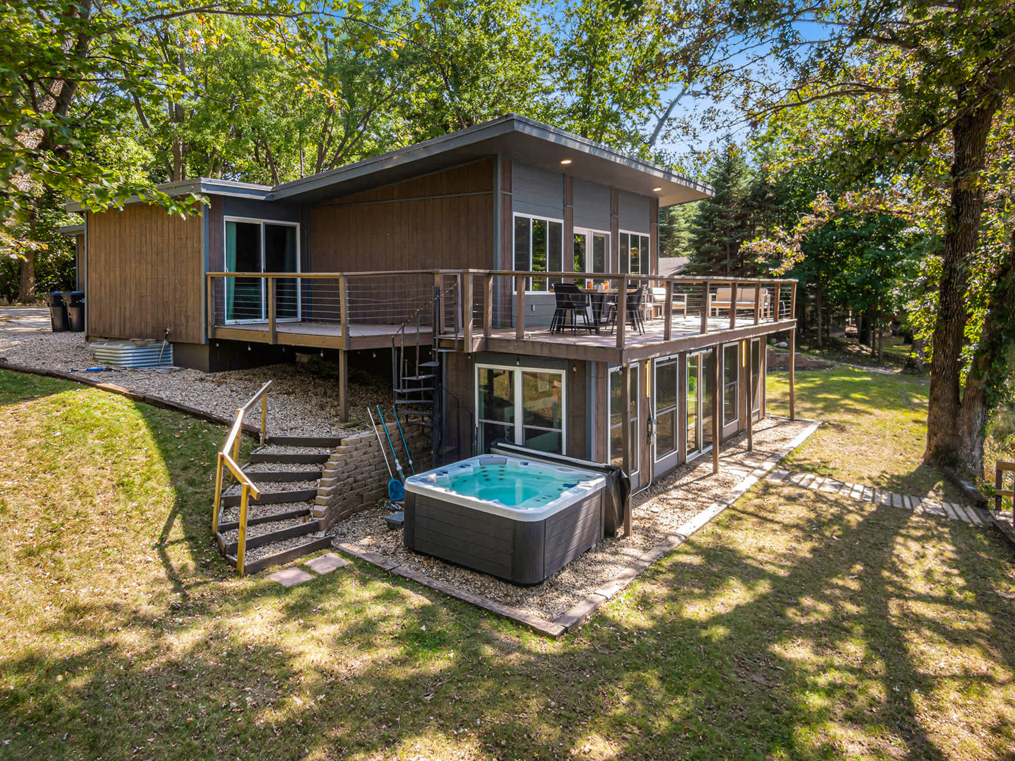 4BR Lakeside Luxury | Hot Tub | Gameroom | Firepit — Jackson, MN — vacation rental