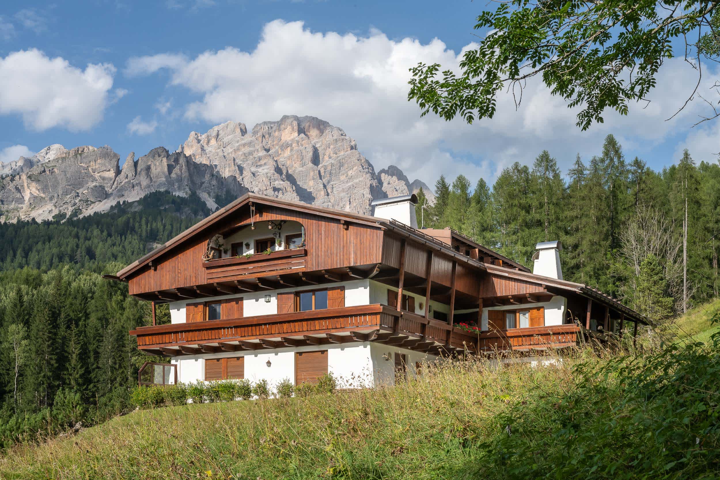 Charming penthouse with breathtaking views — Cortina d'Ampezzo, Veneto — vacation rental