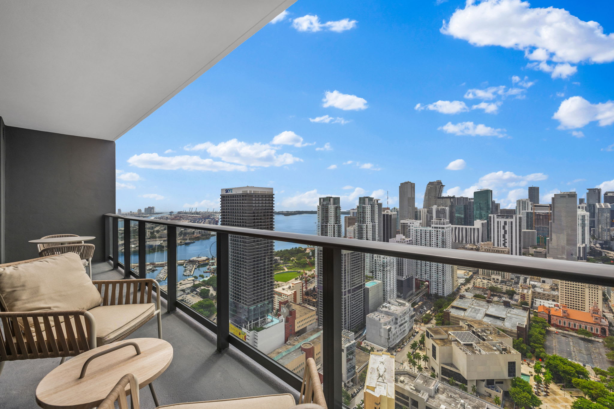 Luxury Panoramic Views Downtown’s Premier Getaway - Foto 1