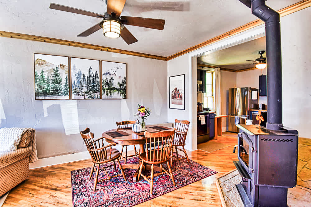 Rustic & Cozy 1BR one block from Main Street — Leadville, CO — vacation rental