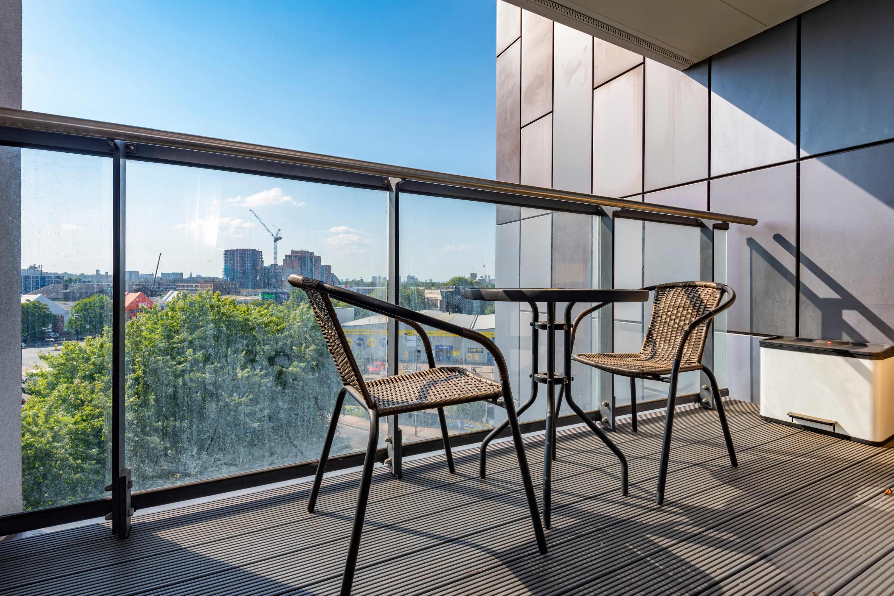 Brand-new contemporary flat in Bermondsey in London — photo 2