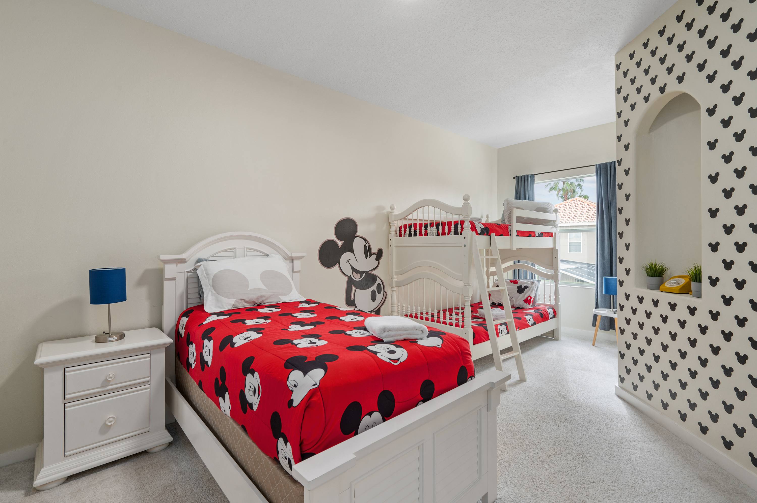 Townhome w/heated pool & game room