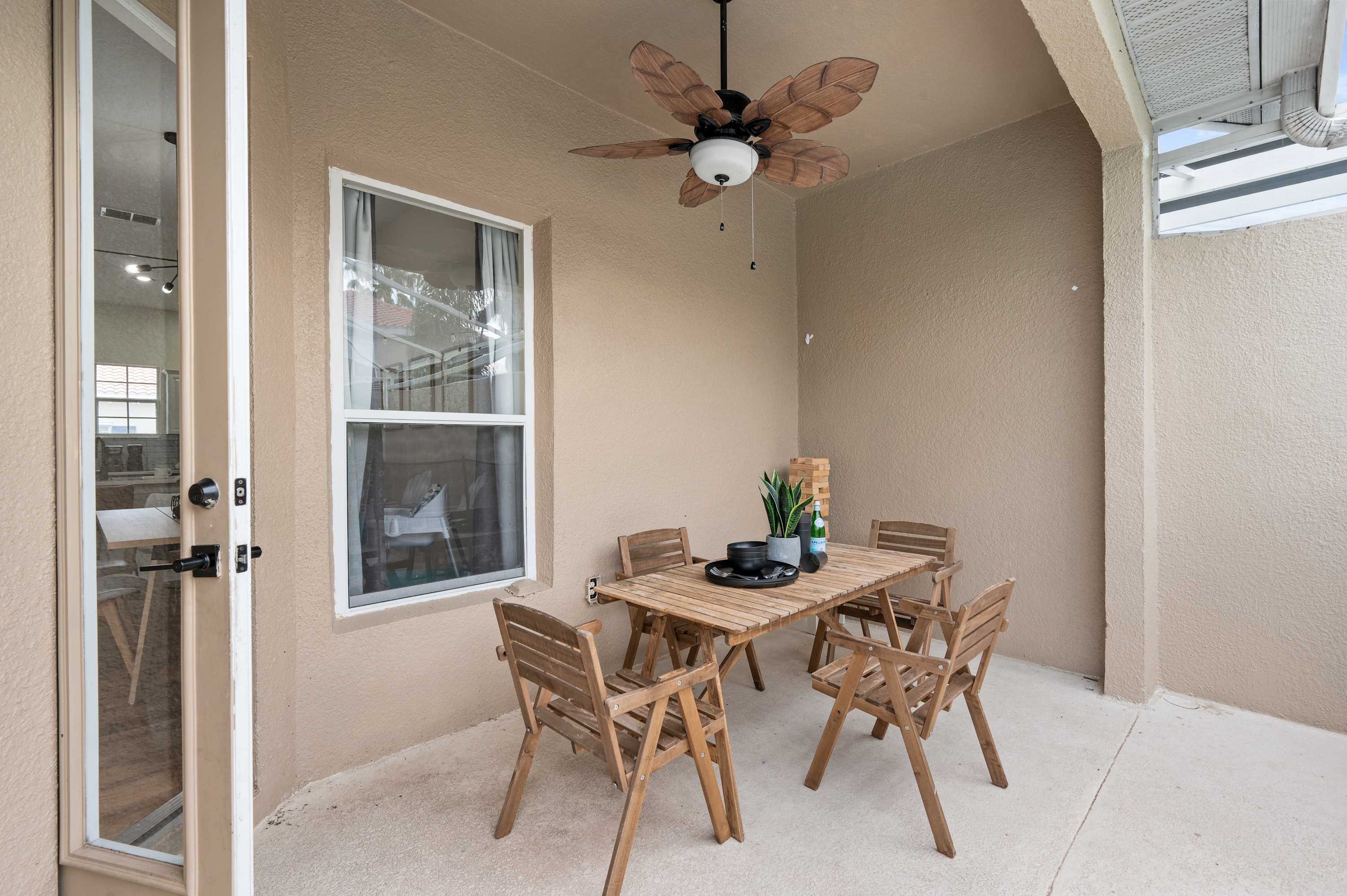 Townhome w/heated pool & game room