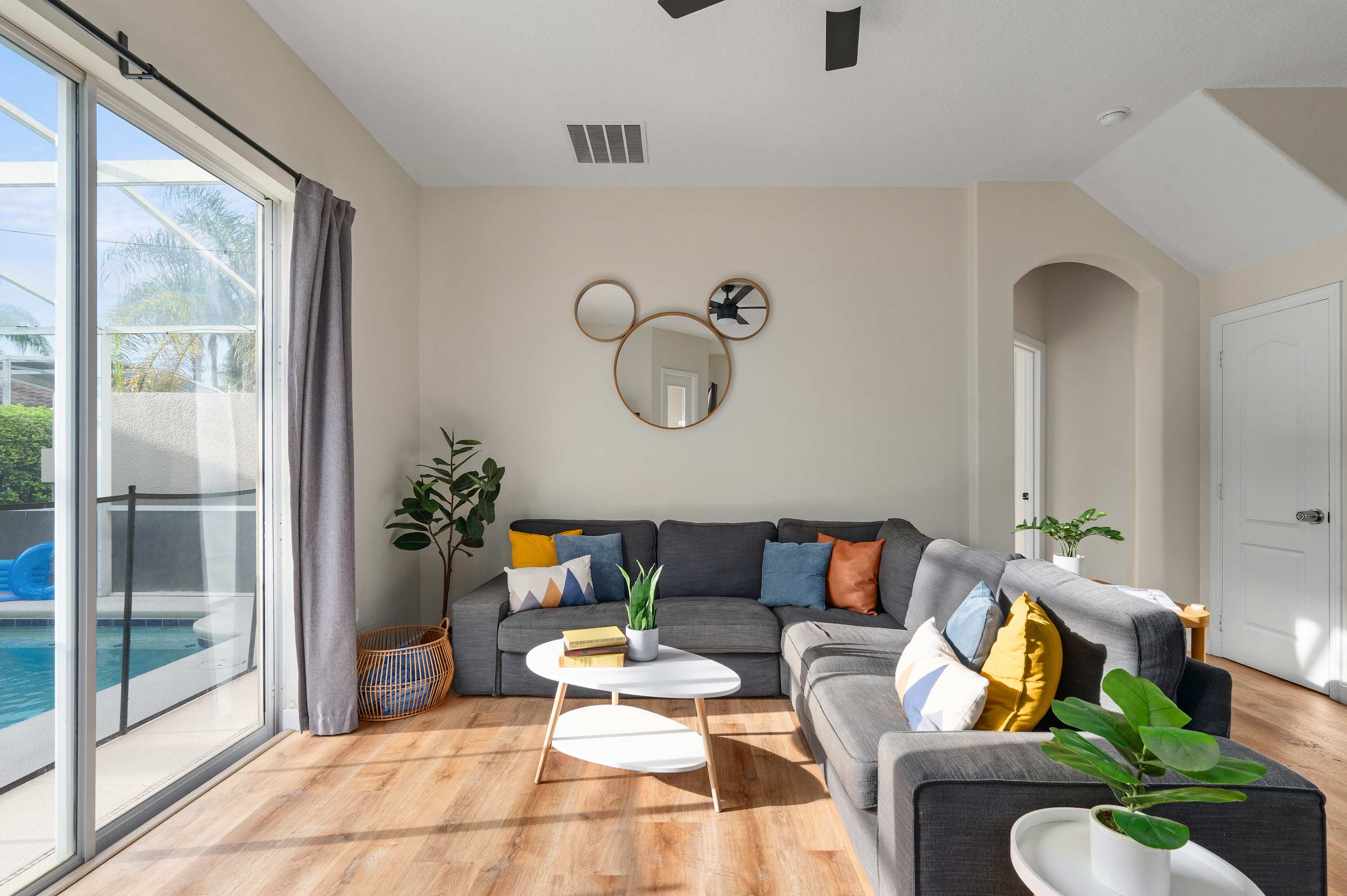 Townhome w/heated pool & game room