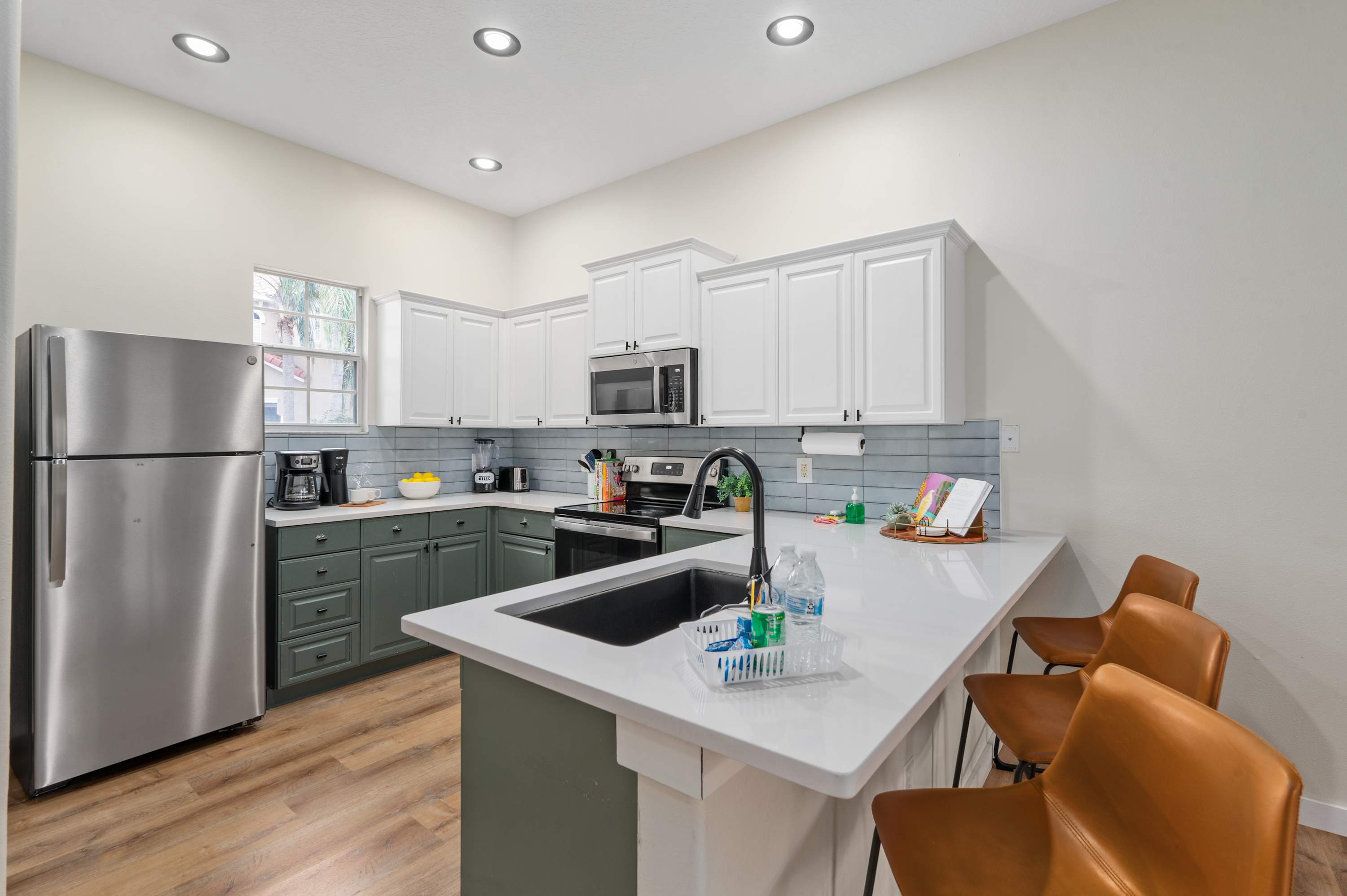 Townhome w/heated pool & game room