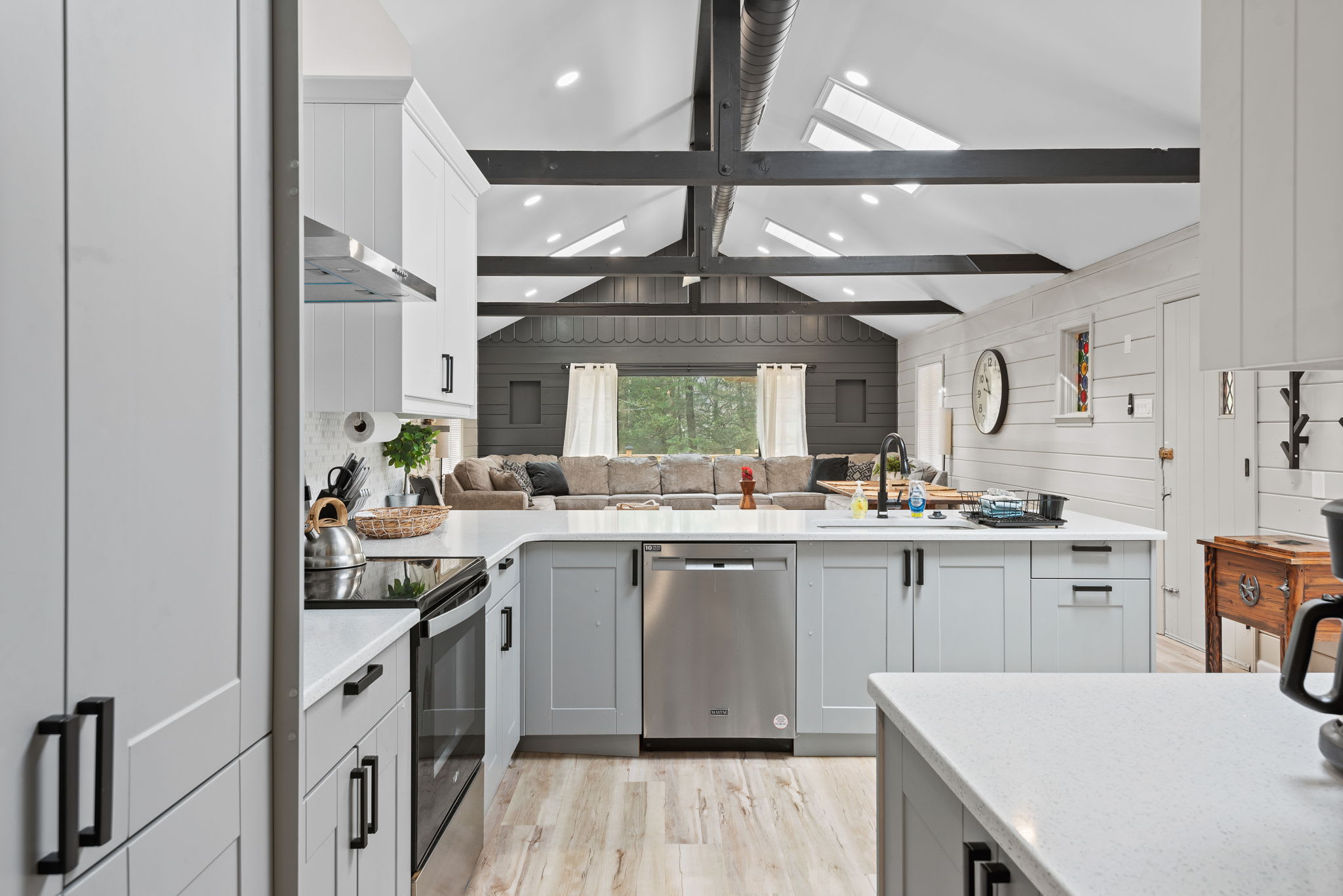 Bright & Spacious Chef’s Kitchen
This modern kitchen is a dream, featuring high ceilings, a sleek open layout, and high-end appliances, making every meal feel like a special occasion.
