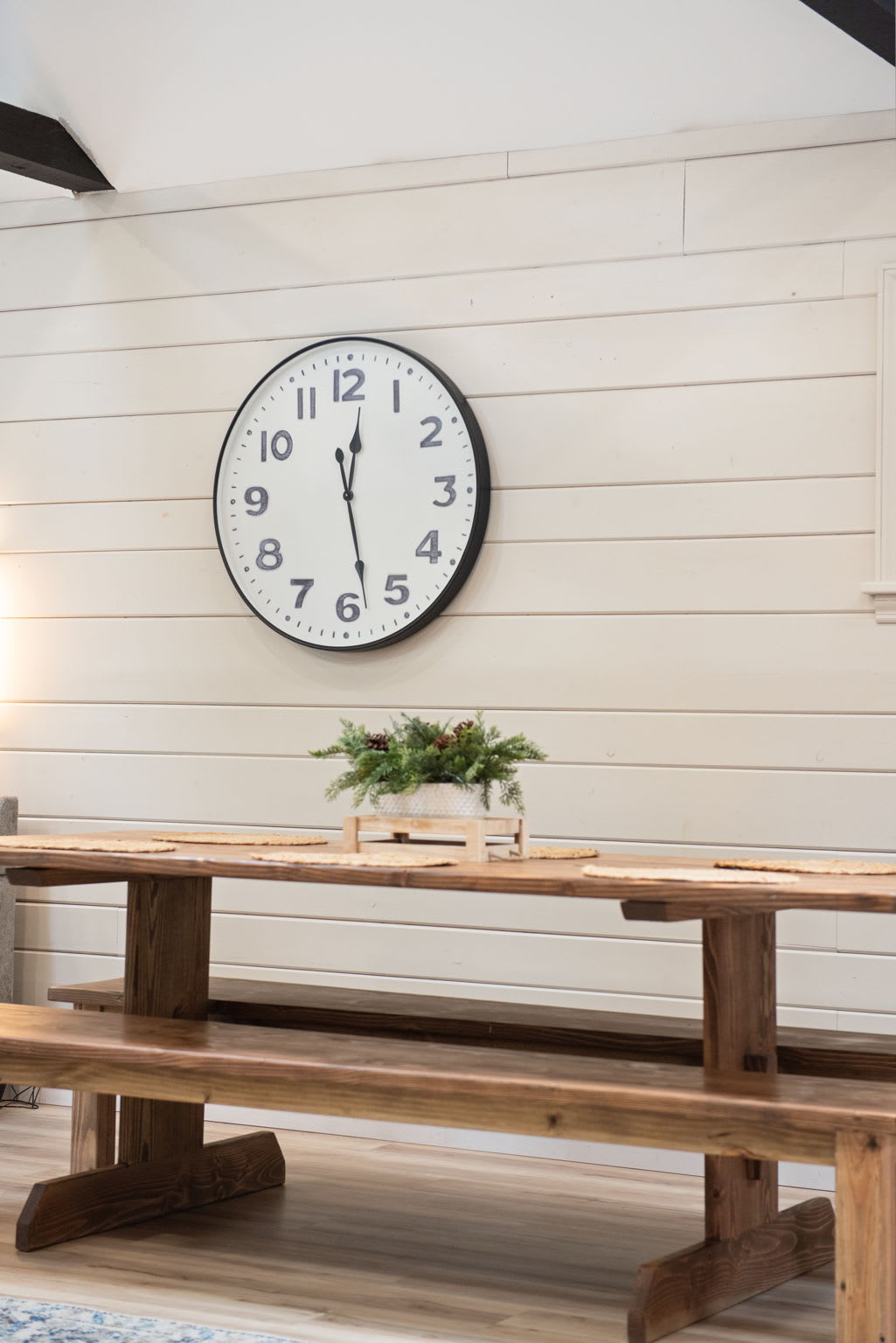 Farmhouse Dining Table Elegance
Thoughtfully designed with natural wood tones and modern accents, this dining setup is both stylish and functional for family meals or game nights.