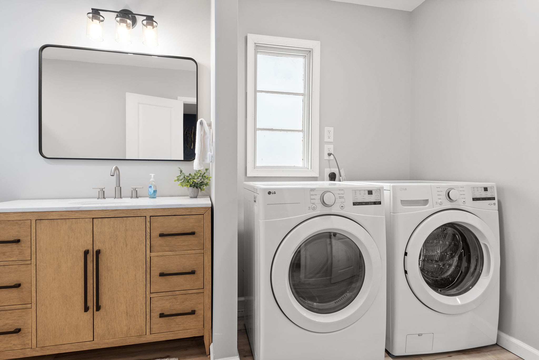 Spacious & Functional Laundry Area
A well-equipped laundry space with a washer and dryer ensures a convenient and stress-free stay, whether you're here for a short visit or an extended getaway.