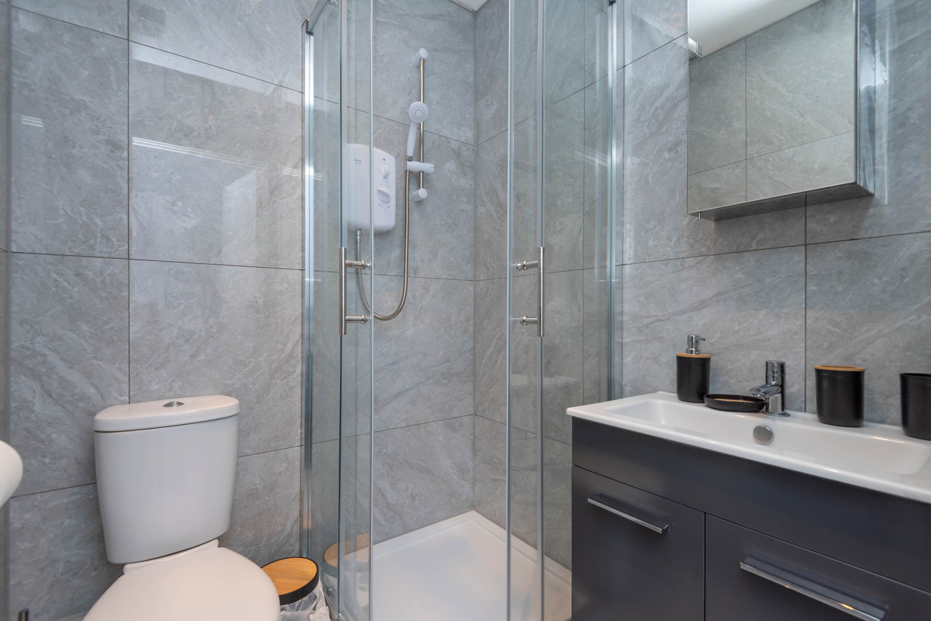 Stylish Elegant New Flat 5 Min from Elizabeth Line in London — photo 5