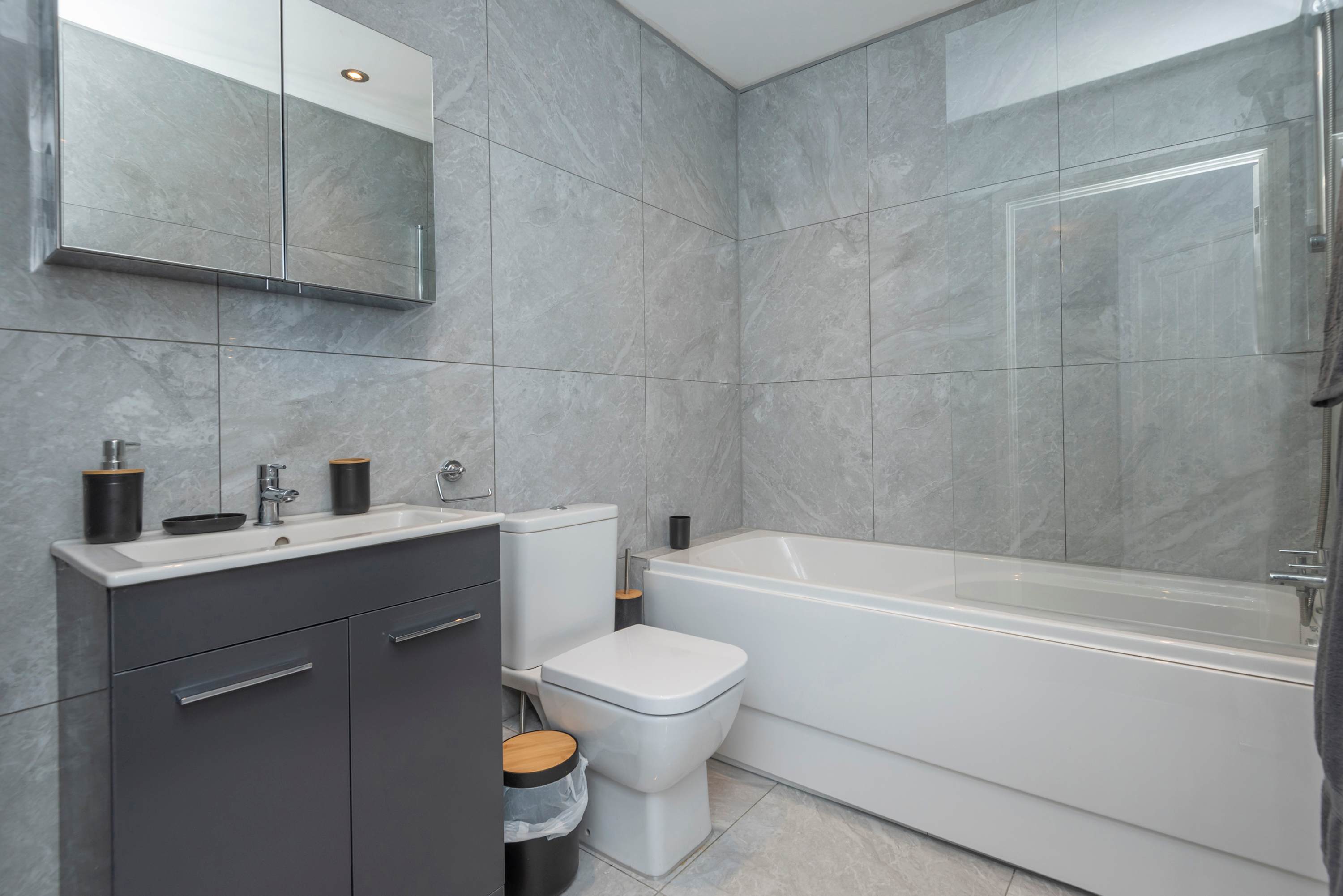Stylish Elegant New Flat 5 Min from Elizabeth Line in London — photo 3