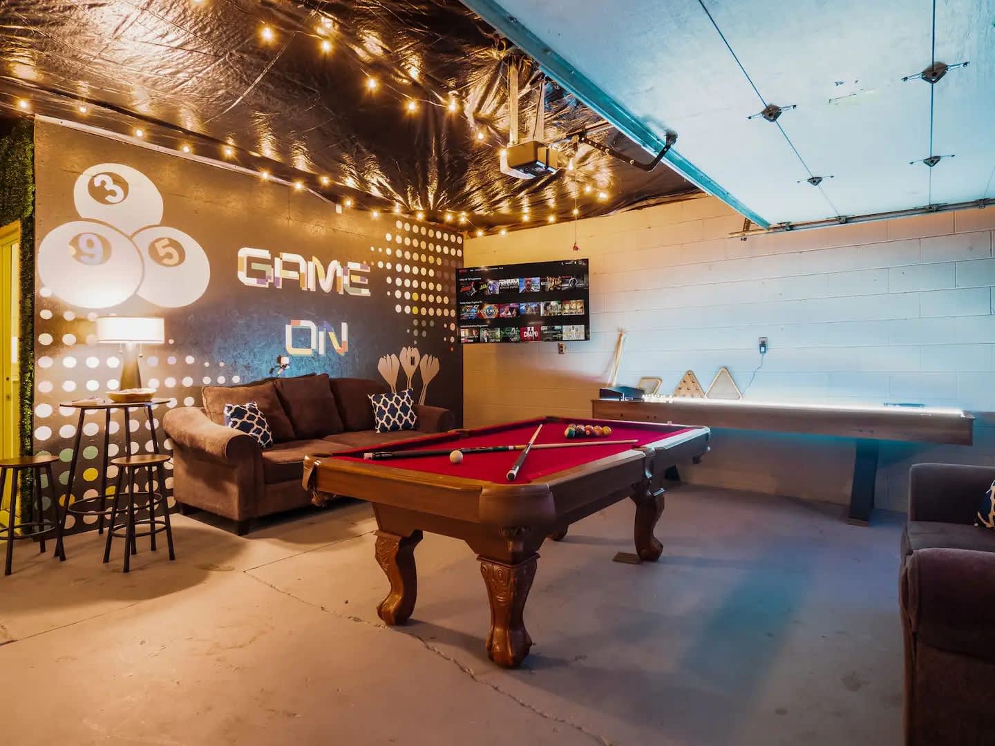 Fun upscale oasis w/hot tub near OSU & Short North