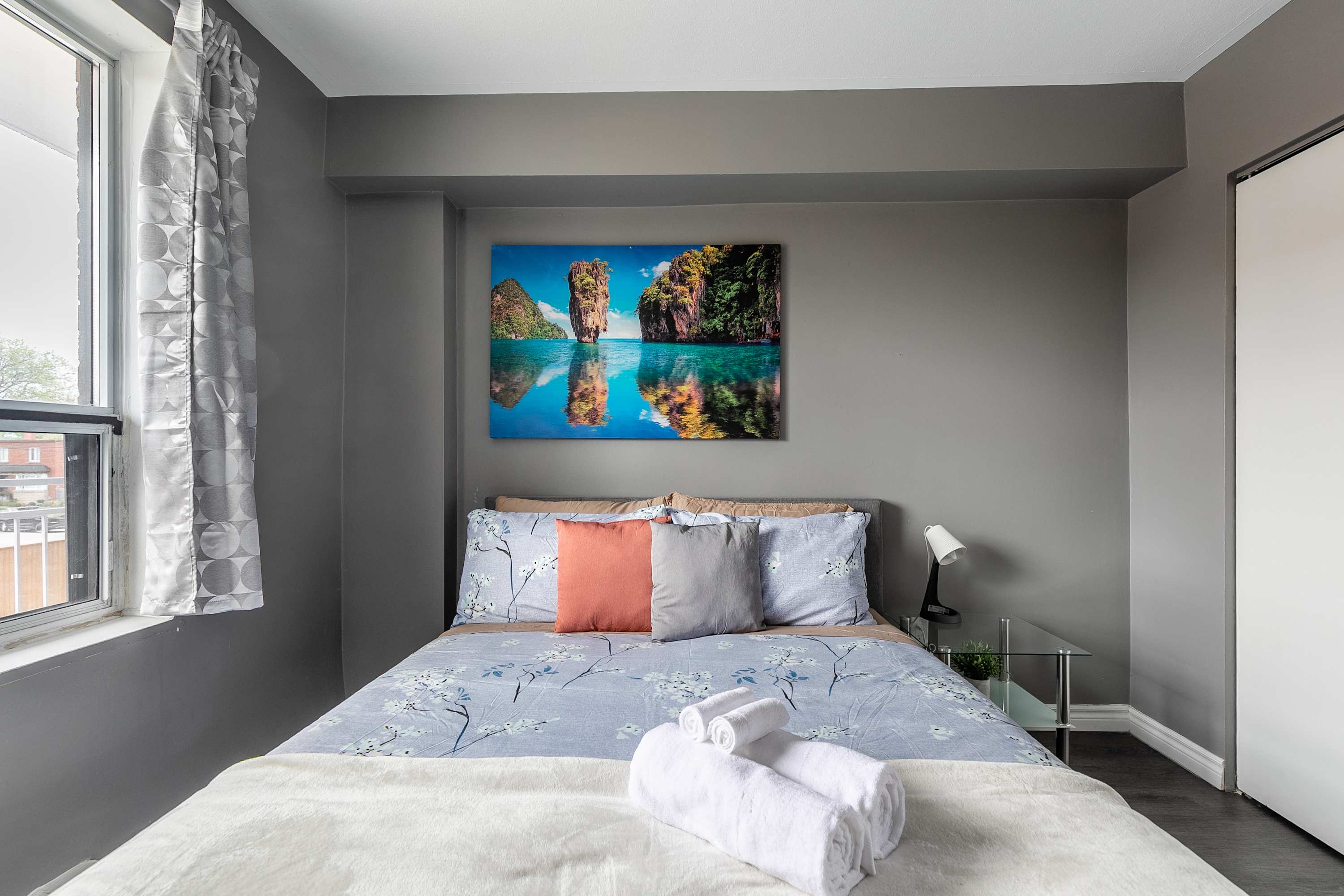 Fresh Linens and Fluffy Bath Towels